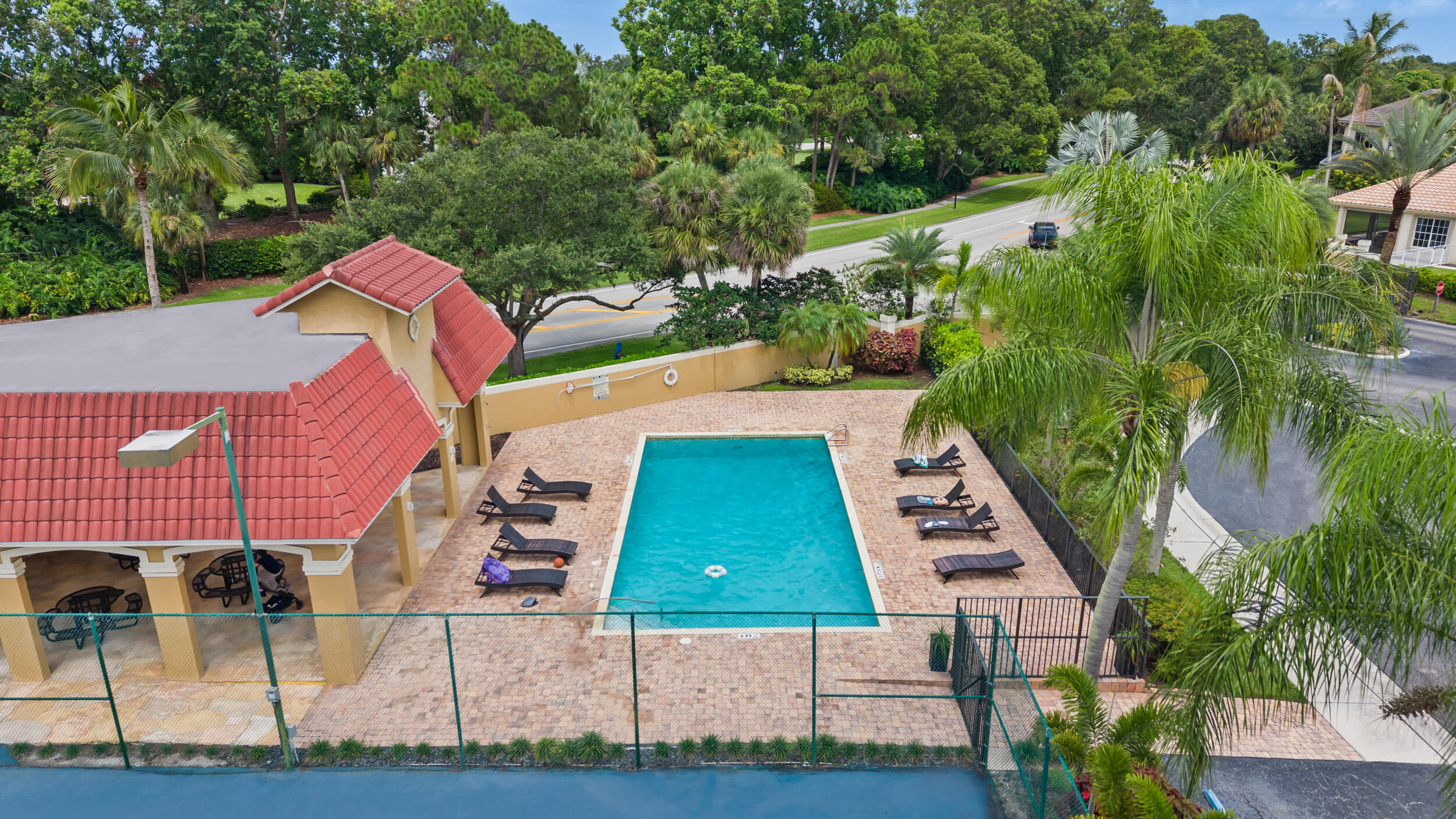 STONEBRIAR AT MAPLEWOOD - Residential