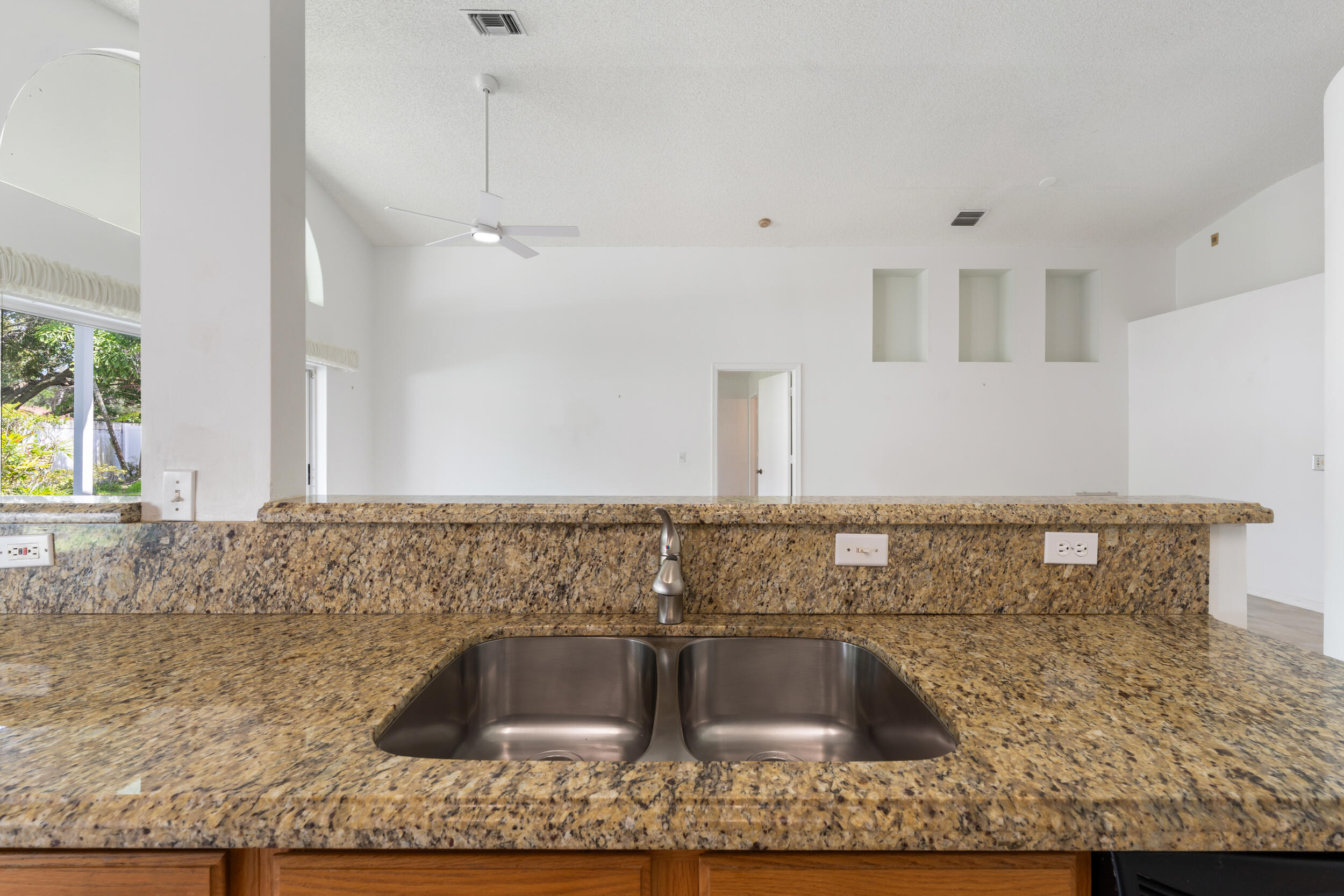 STONEBRIAR AT MAPLEWOOD - Residential