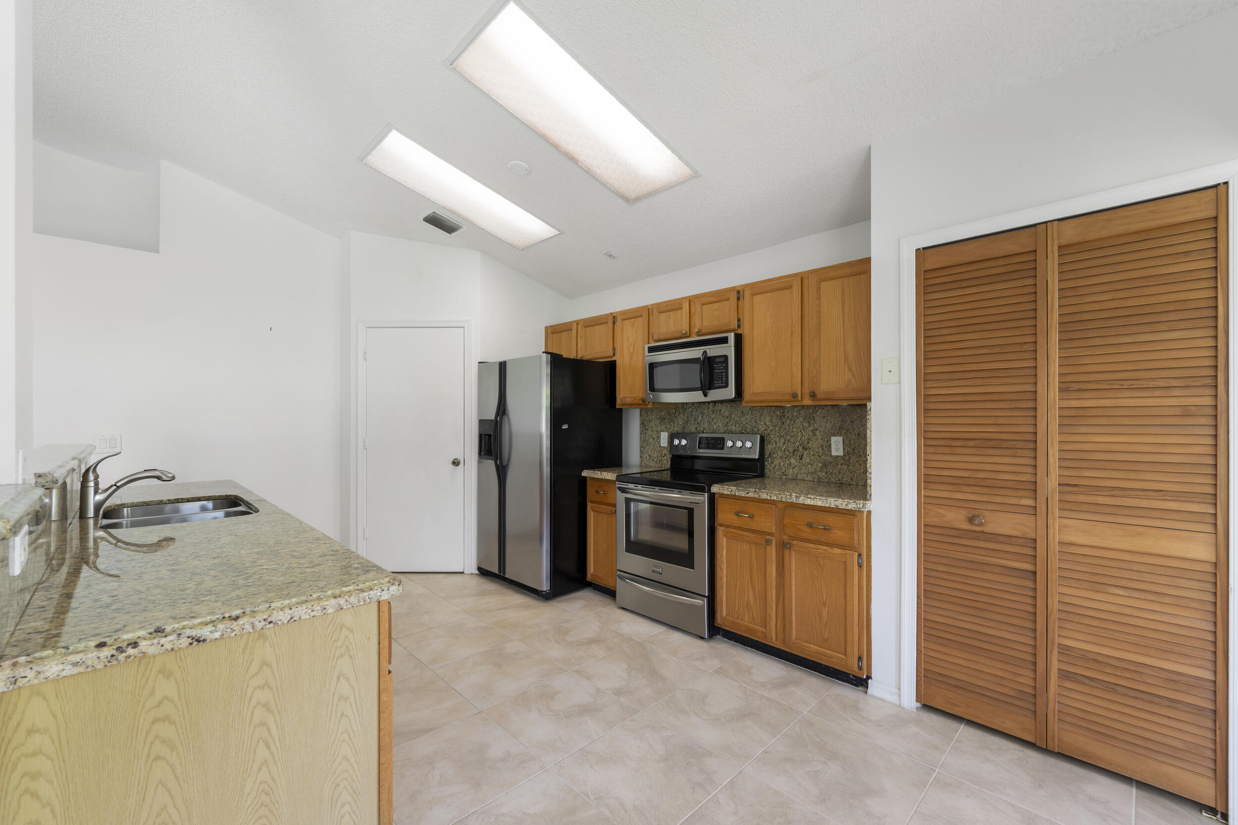 STONEBRIAR AT MAPLEWOOD - Residential