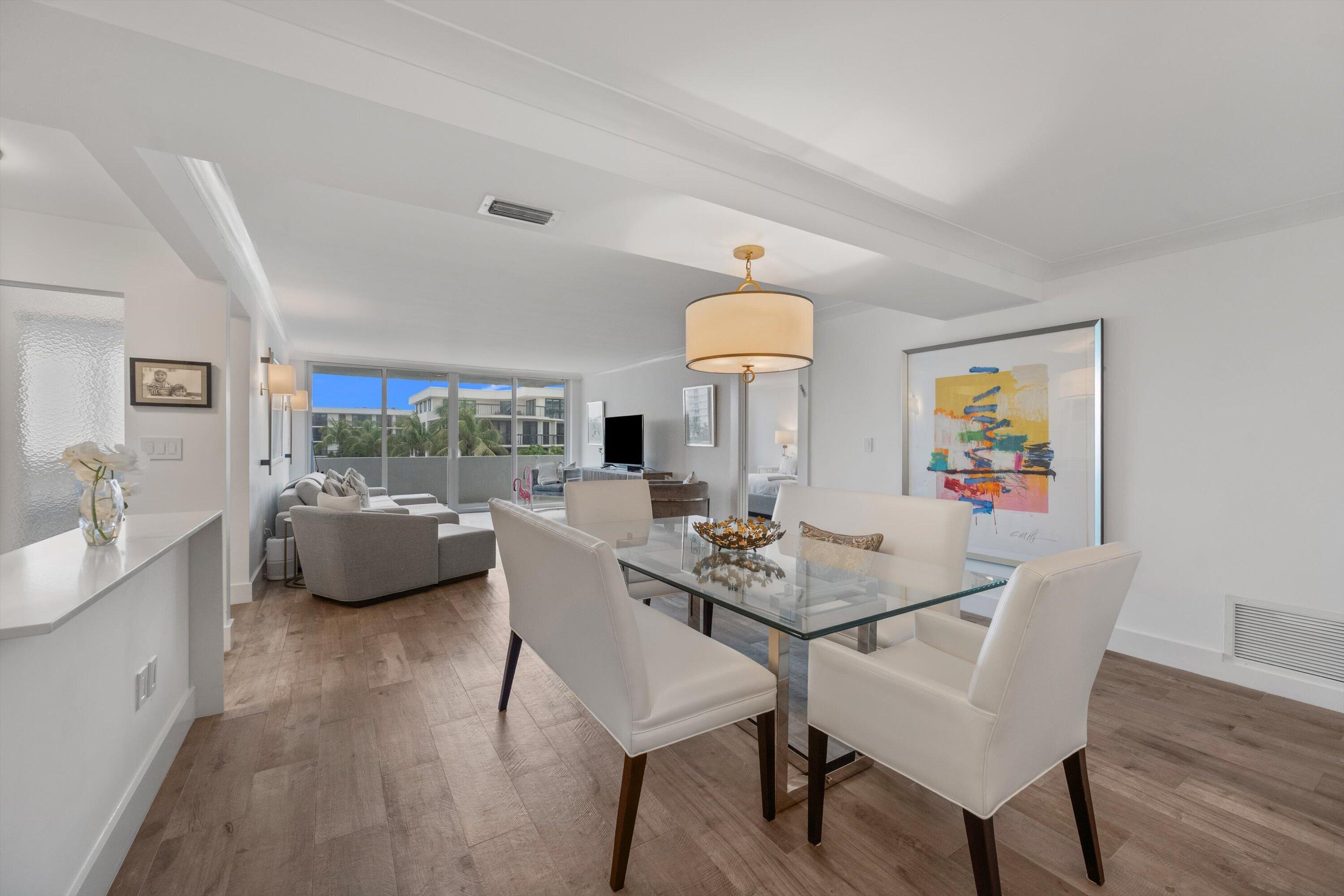 CARLYLE HOUSE CONDO - Residential