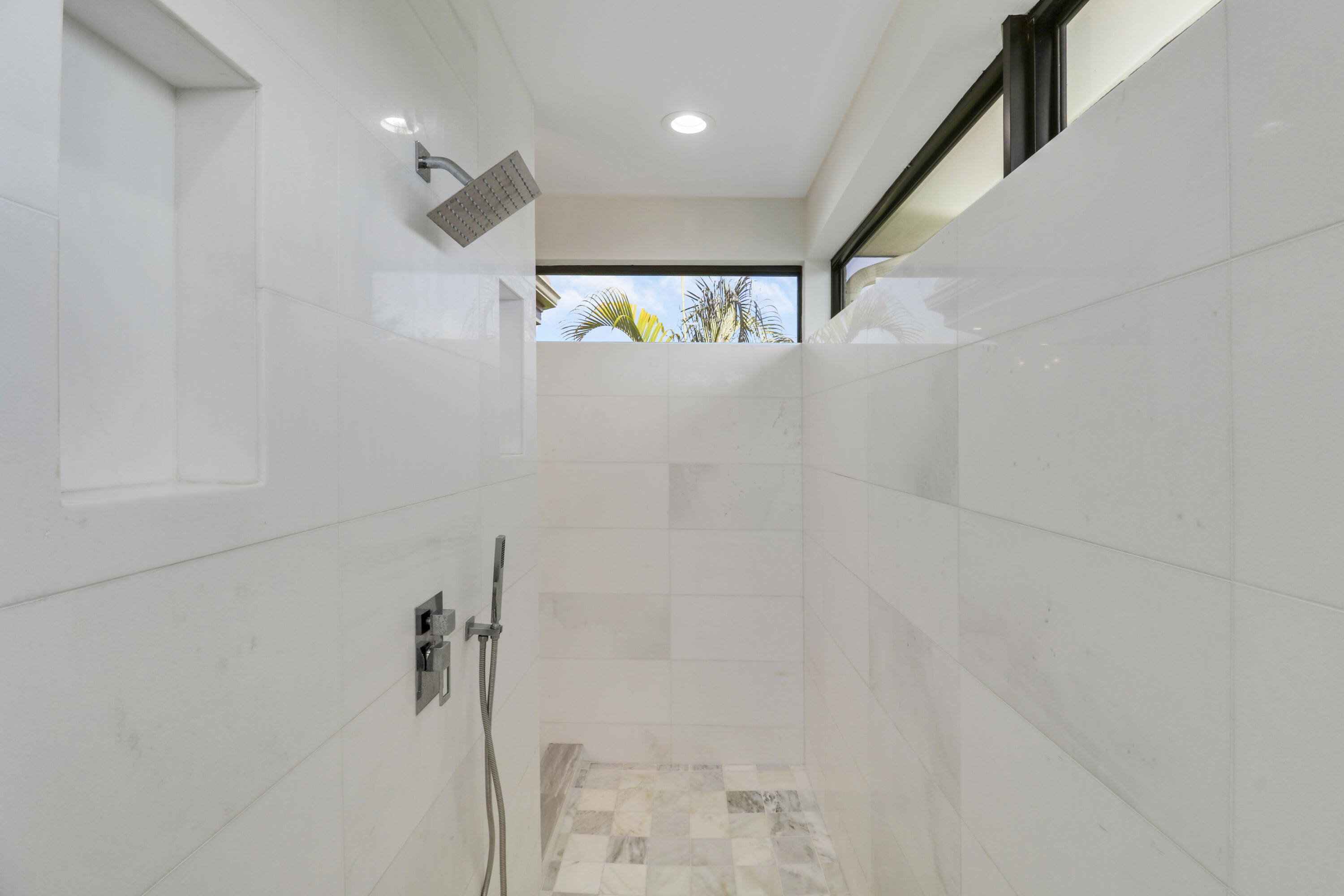 RIVER RIDGE (TEQUESTA) - Residential