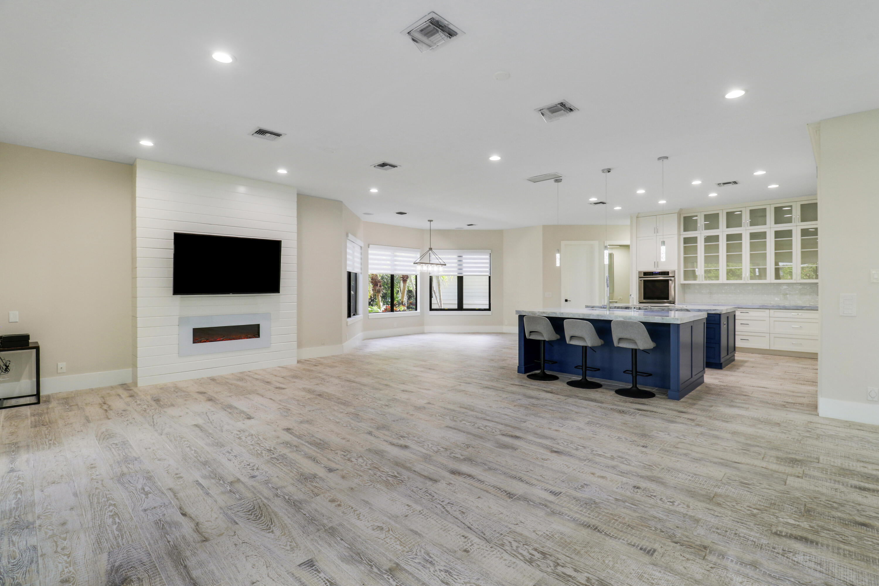 RIVER RIDGE (TEQUESTA) - Residential
