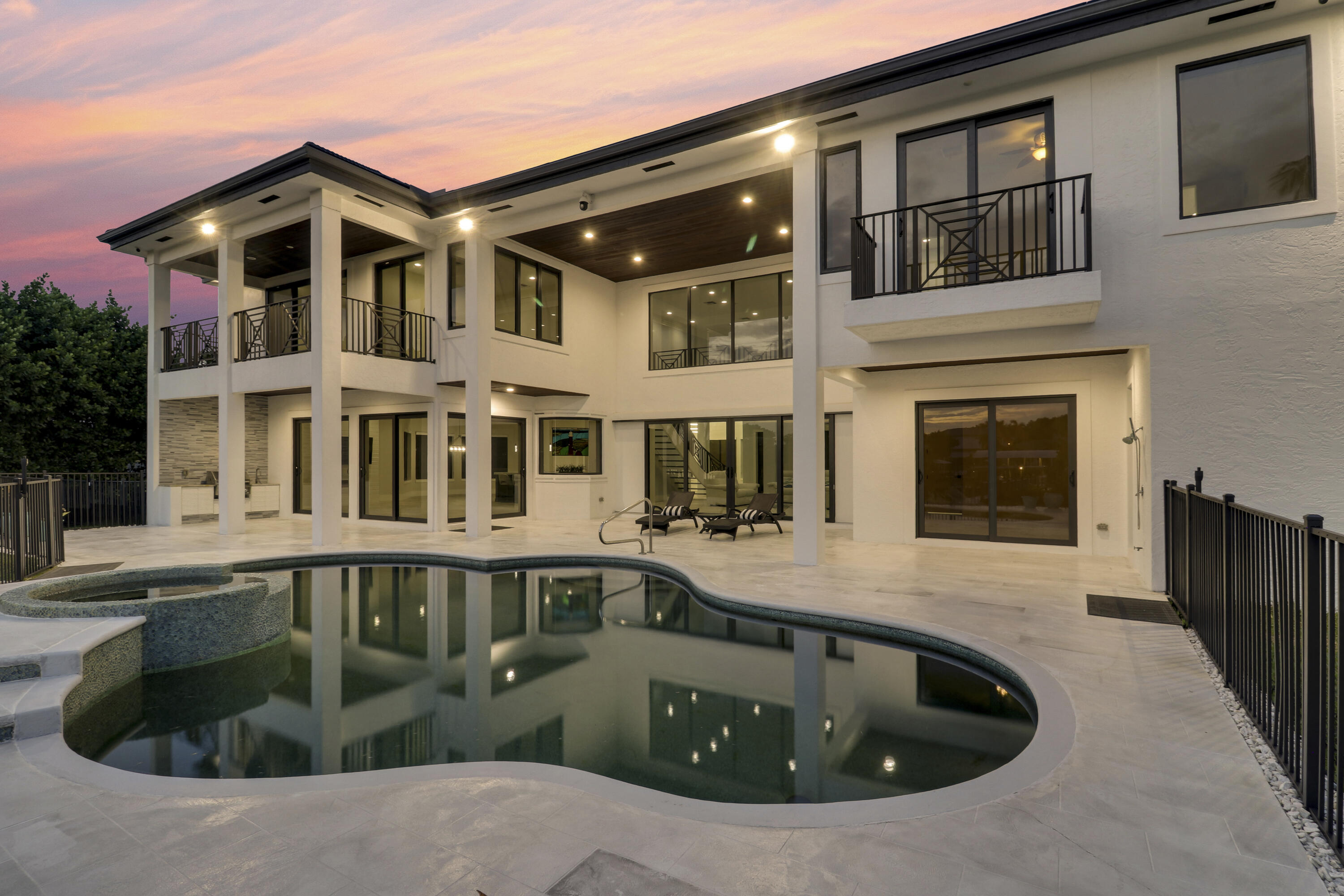 RIVER RIDGE (TEQUESTA) - Residential