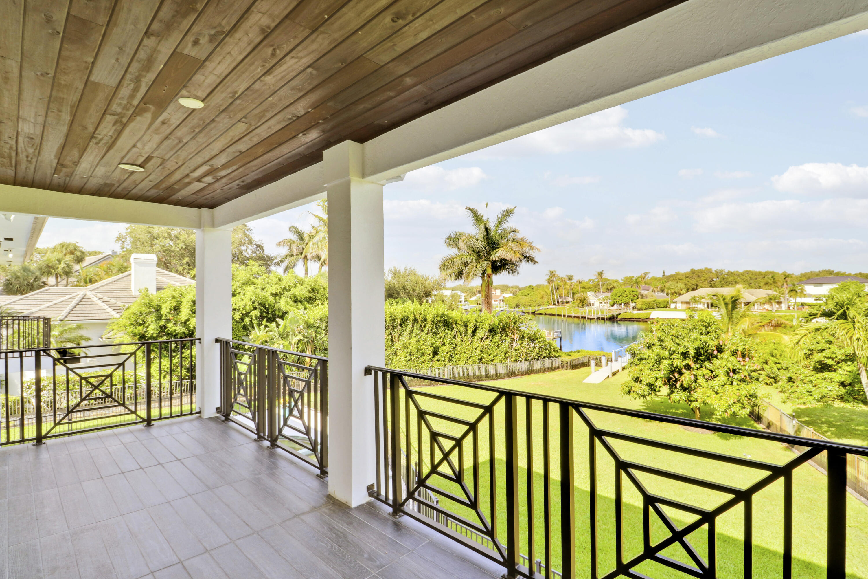 RIVER RIDGE (TEQUESTA) - Residential