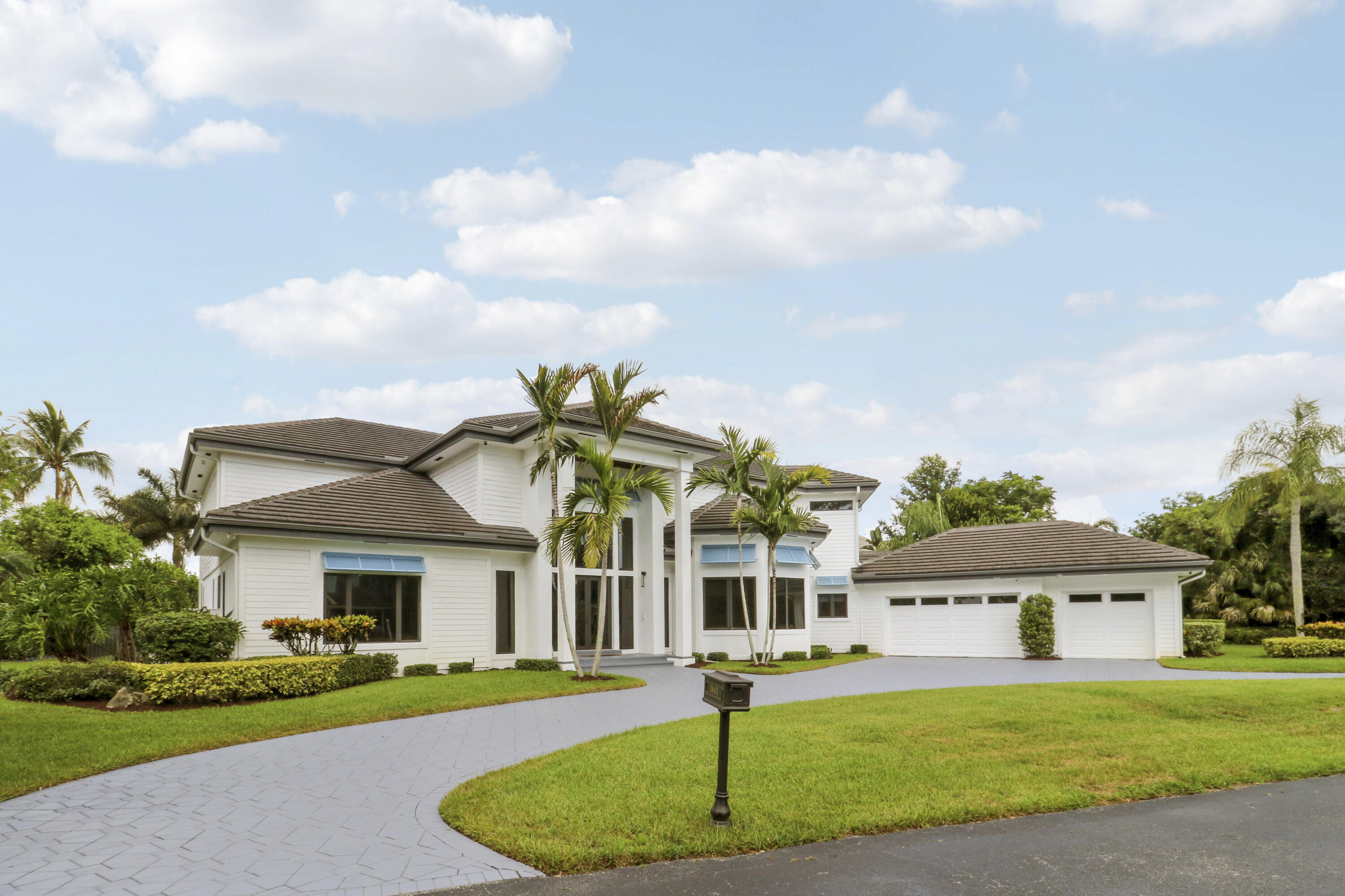 RIVER RIDGE (TEQUESTA) - Residential