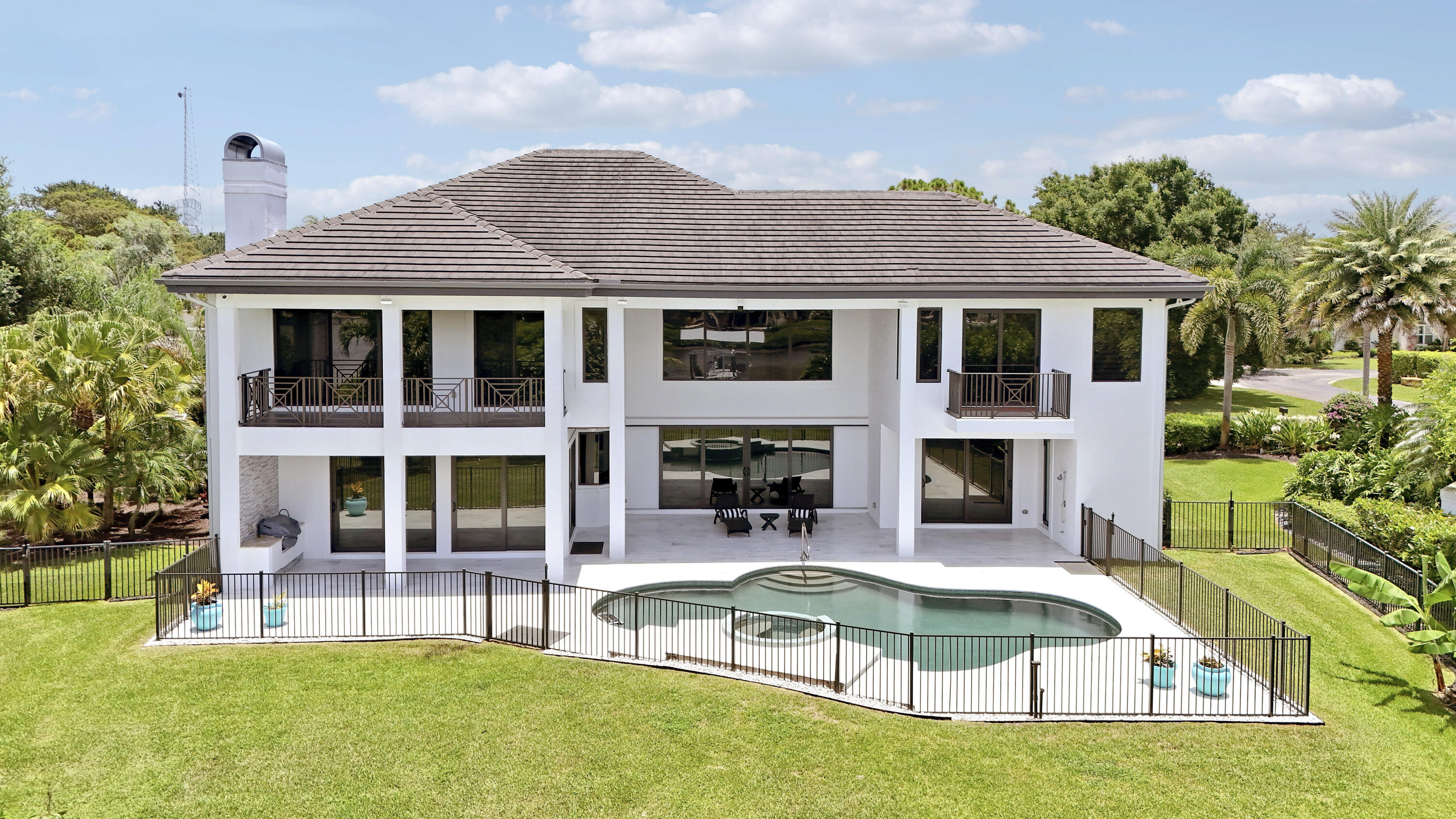 RIVER RIDGE (TEQUESTA) - Residential