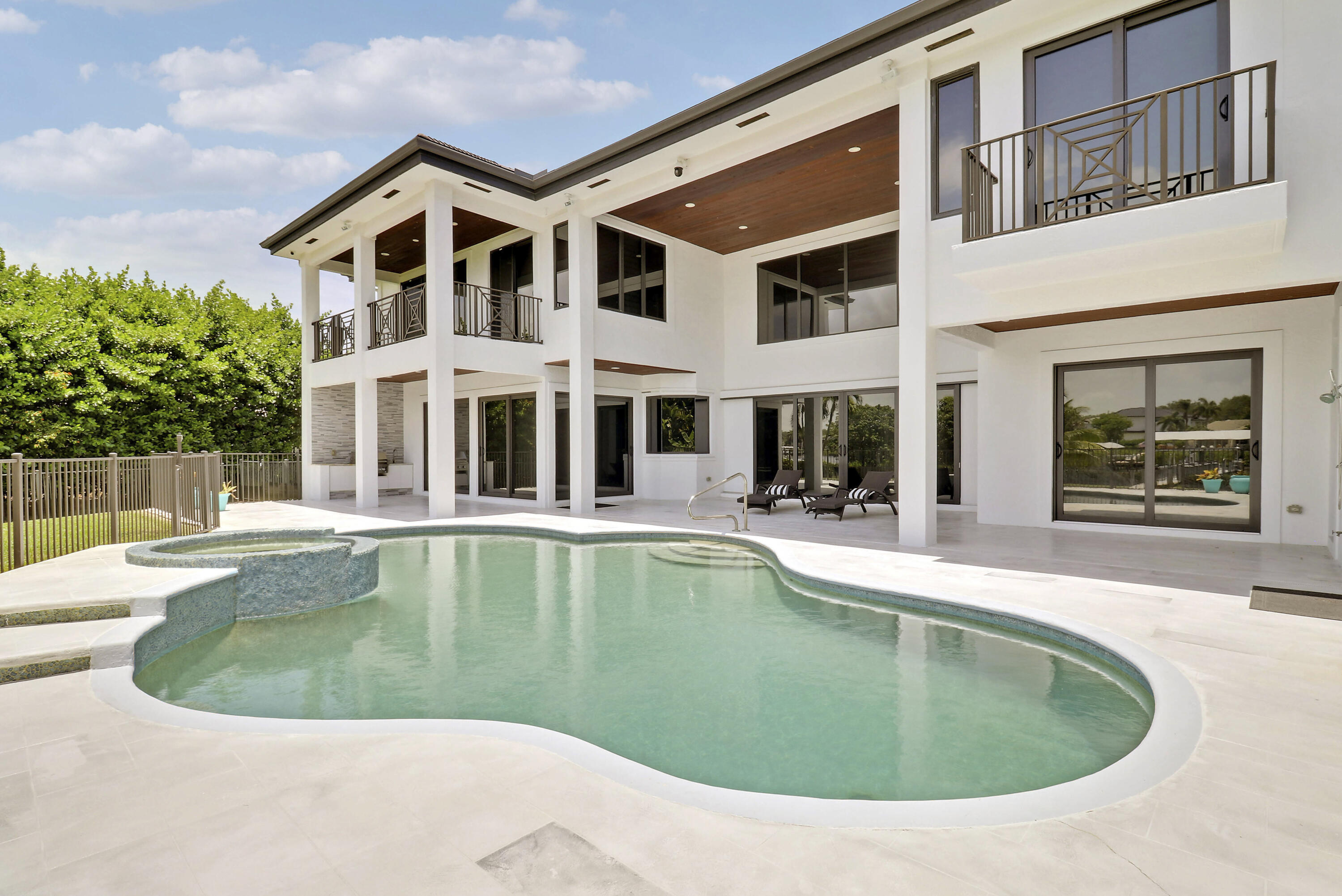 RIVER RIDGE (TEQUESTA) - Residential