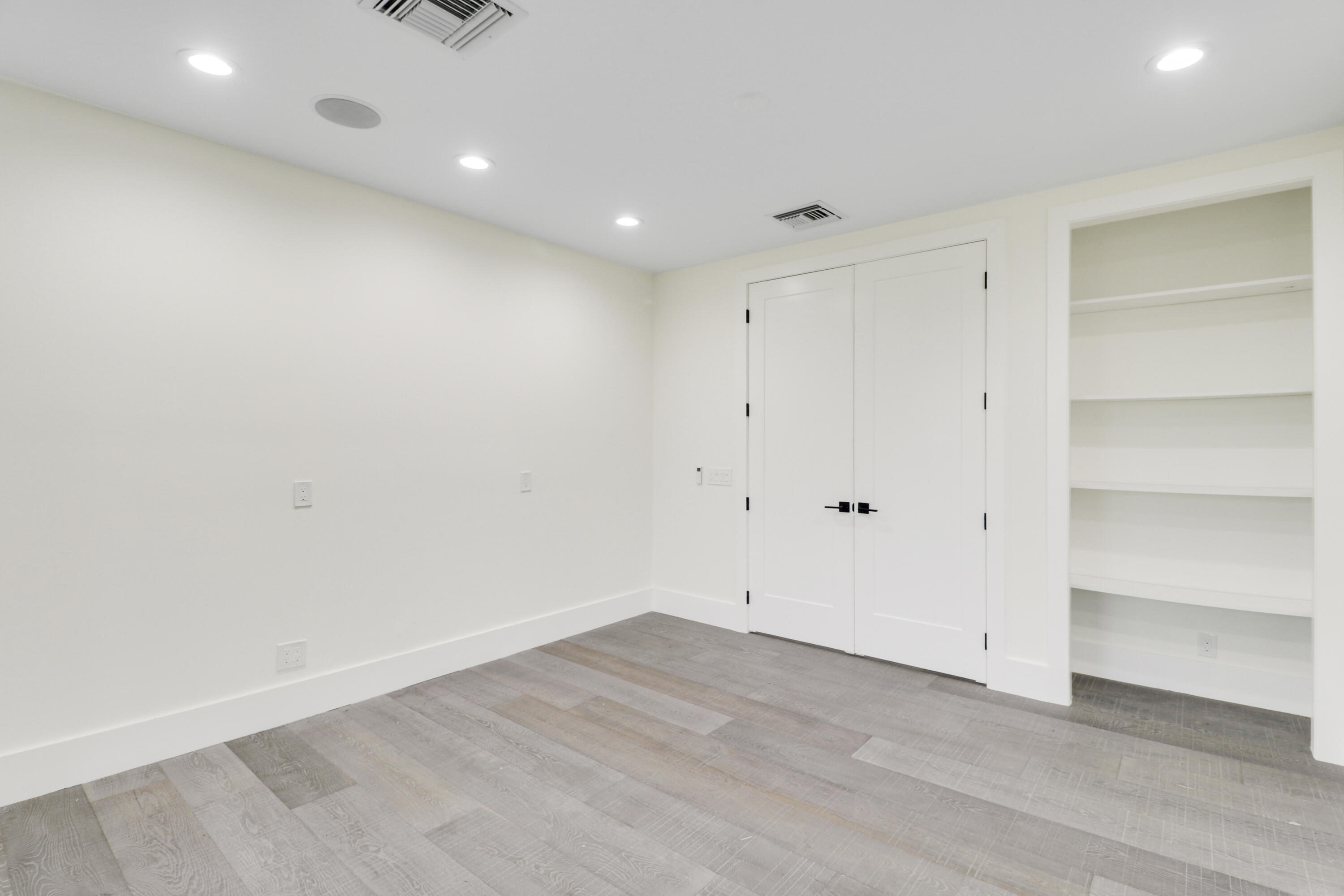 RIVER RIDGE (TEQUESTA) - Residential