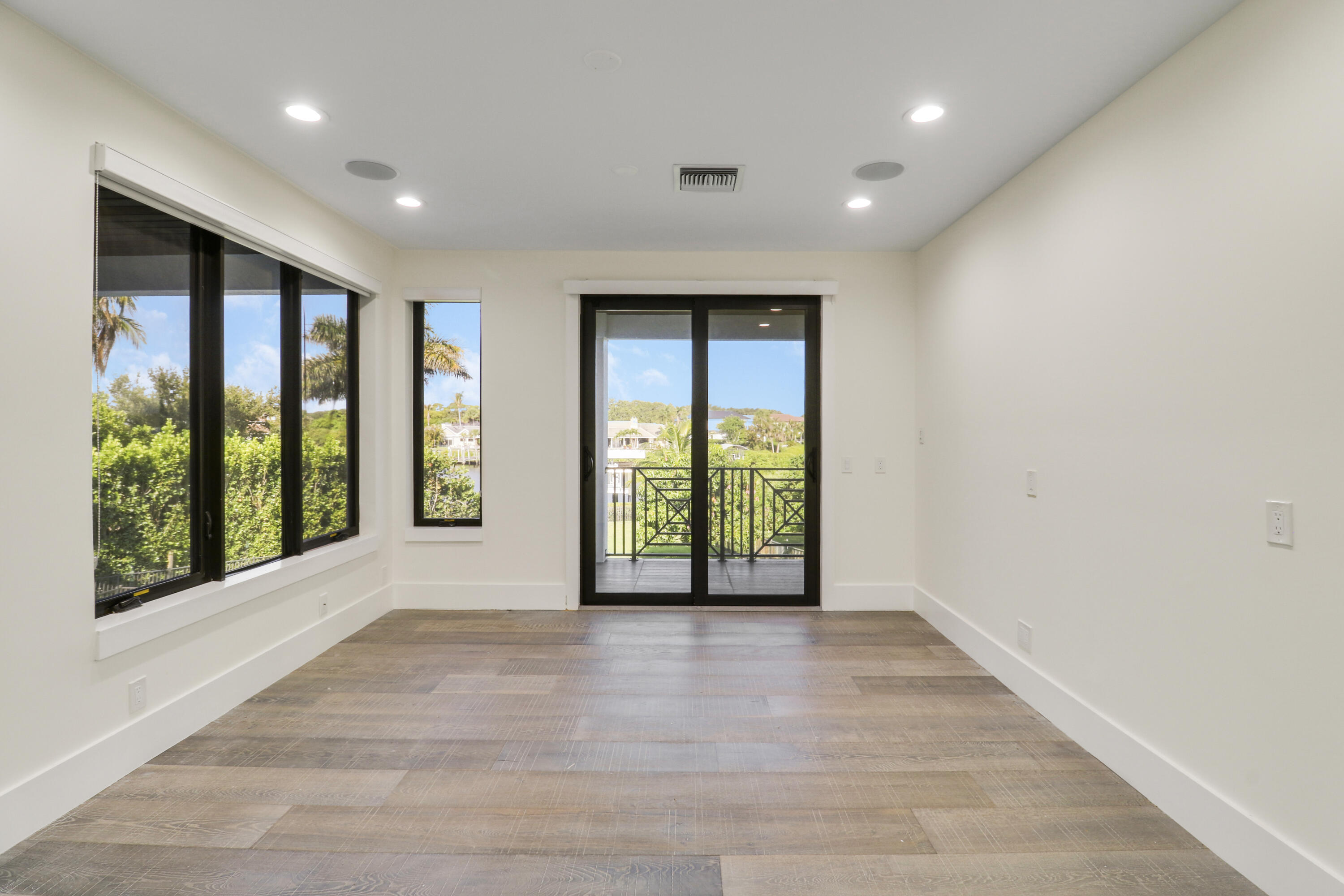 RIVER RIDGE (TEQUESTA) - Residential