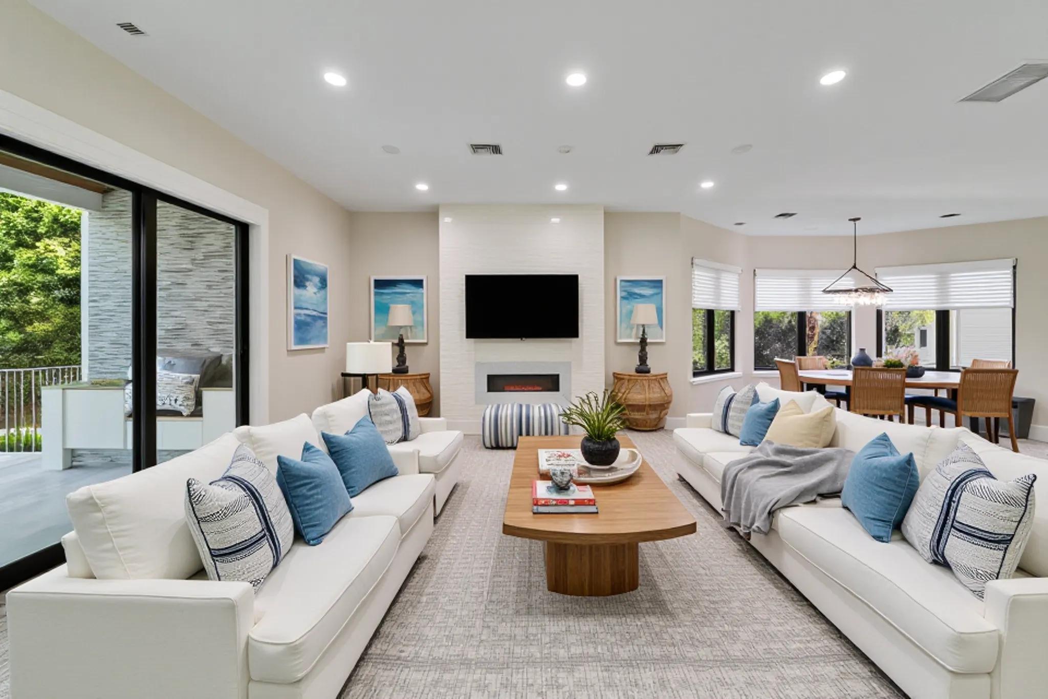 RIVER RIDGE (TEQUESTA) - Residential