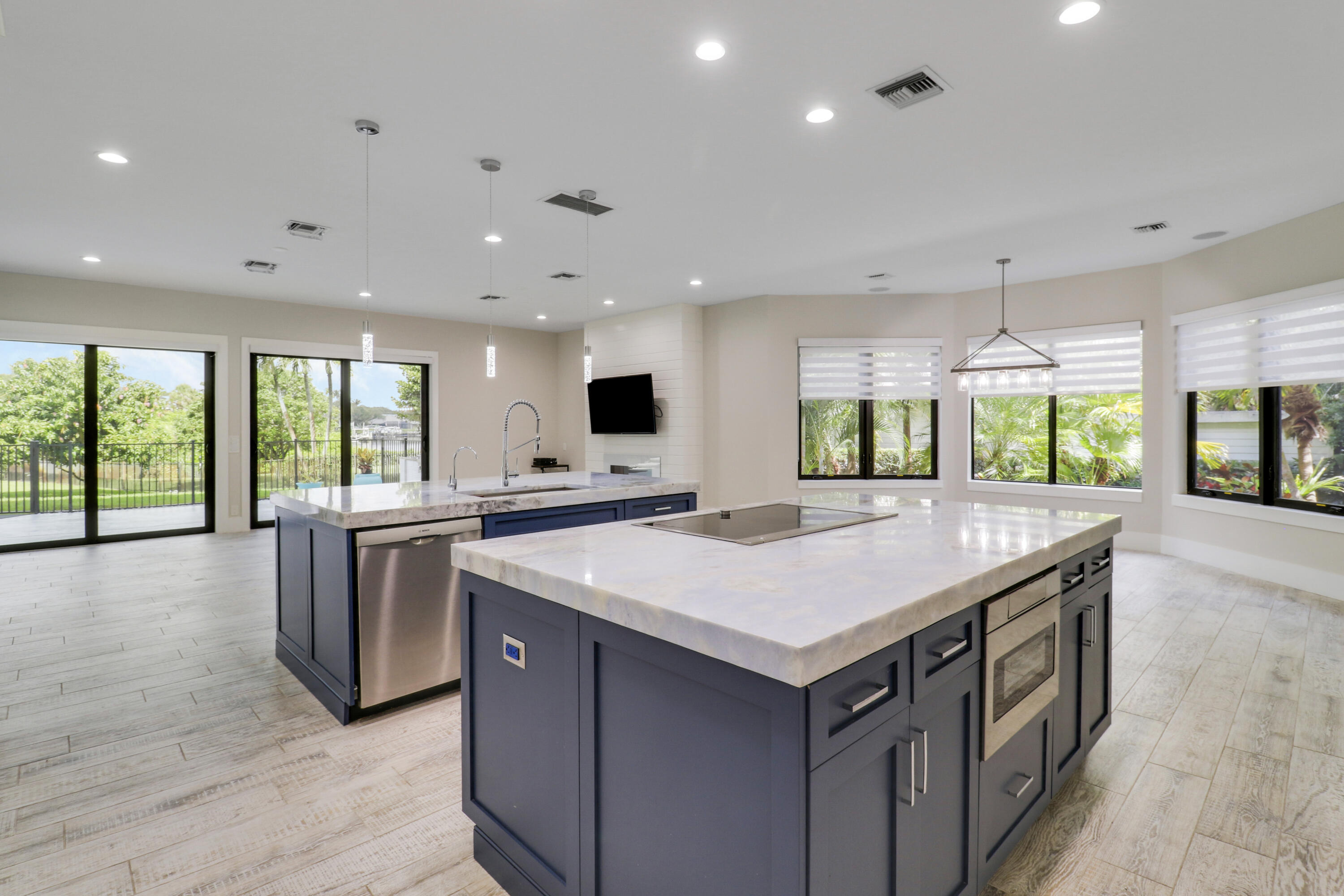 RIVER RIDGE (TEQUESTA) - Residential