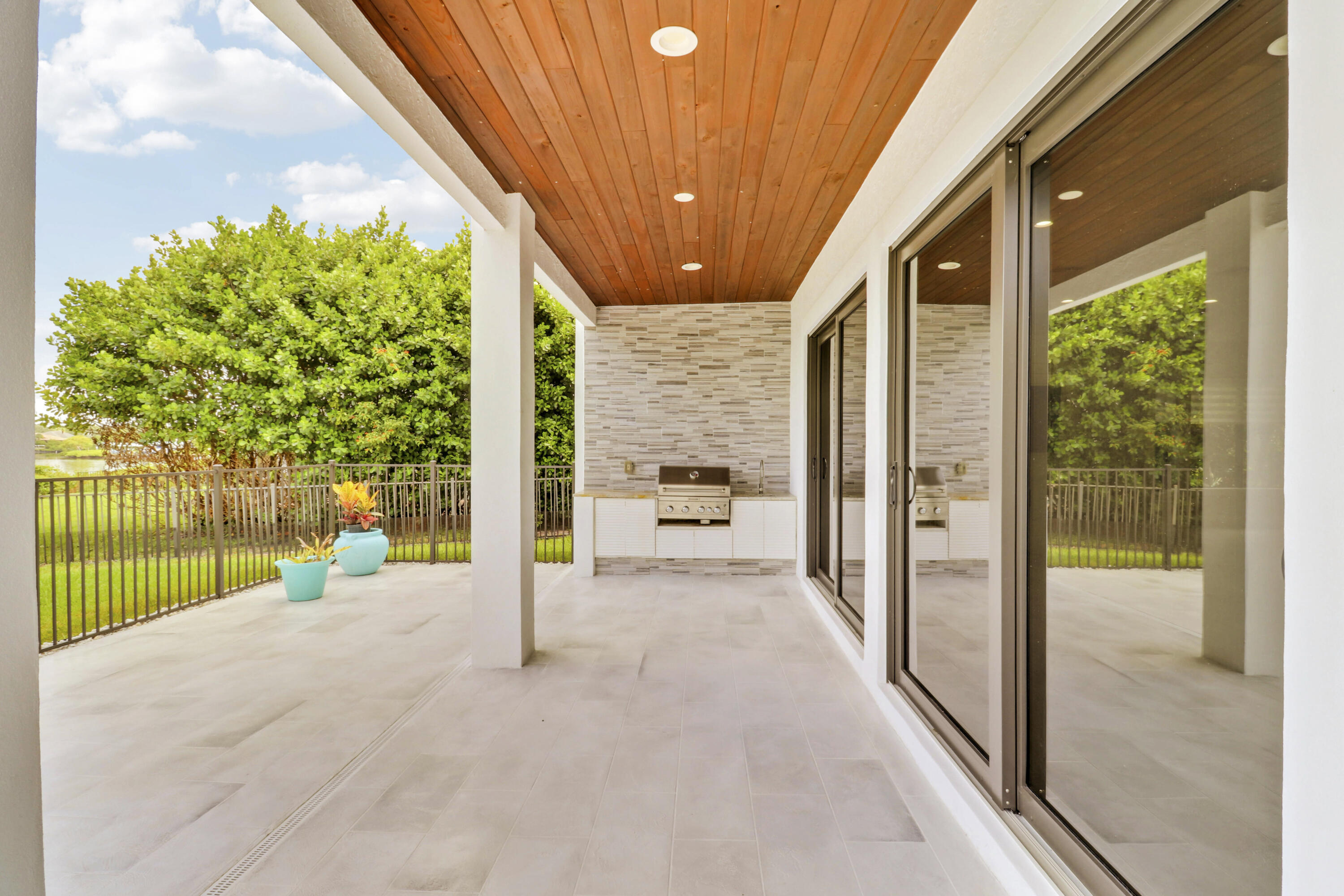 RIVER RIDGE (TEQUESTA) - Residential