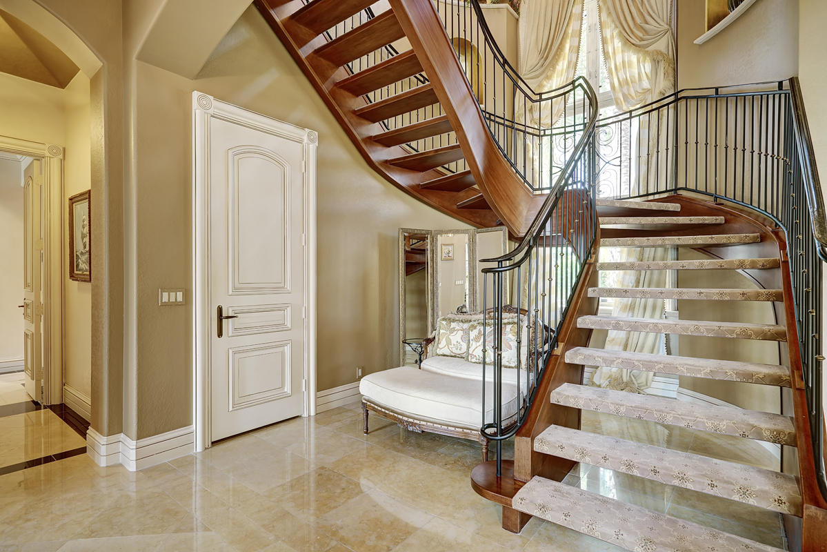 ROYAL PALM YACHT & COUNTRY CLUB - Residential