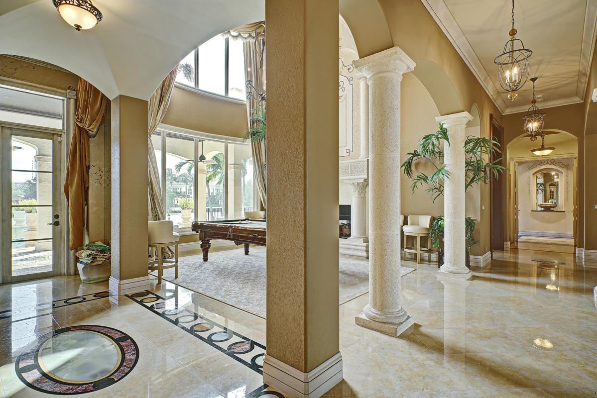 ROYAL PALM YACHT & COUNTRY CLUB - Residential