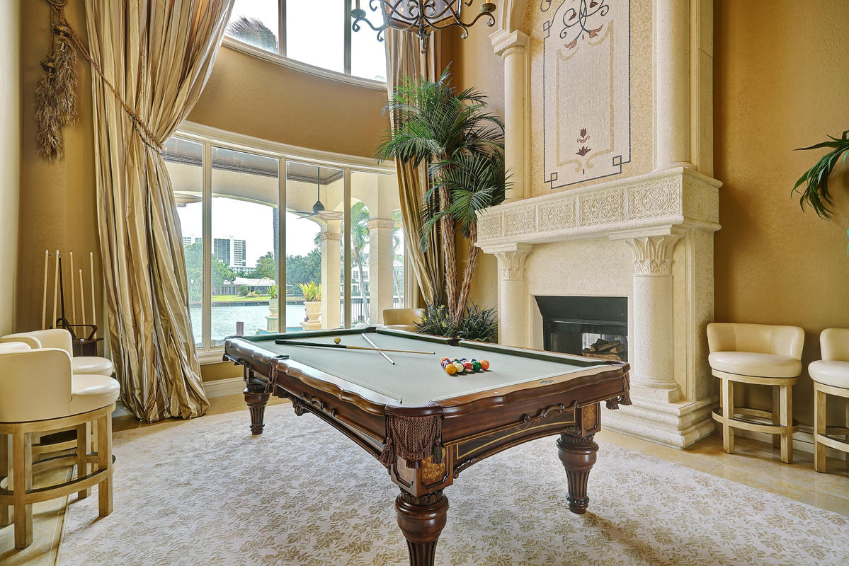 ROYAL PALM YACHT & COUNTRY CLUB - Residential