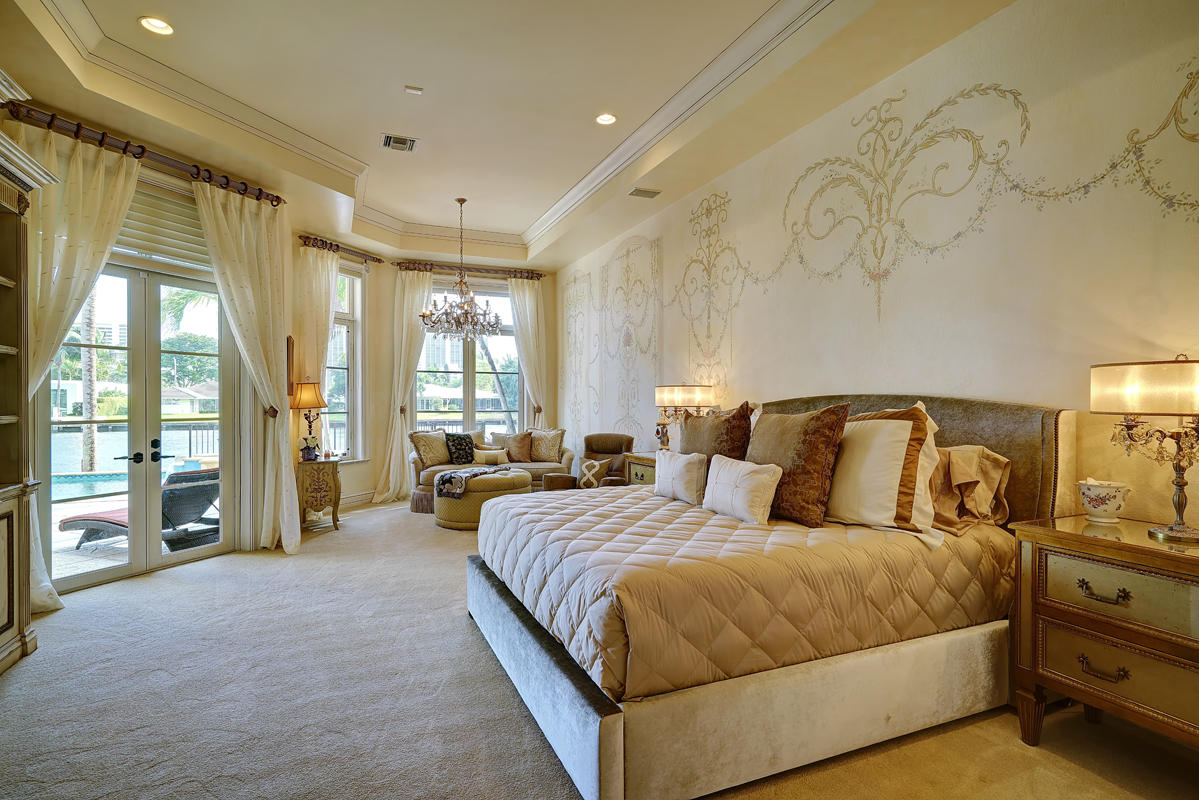ROYAL PALM YACHT & COUNTRY CLUB - Residential