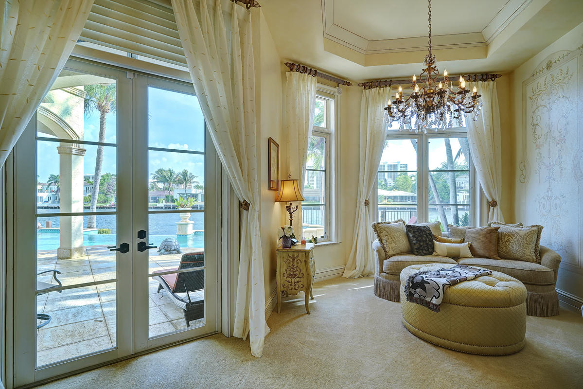 ROYAL PALM YACHT & COUNTRY CLUB - Residential