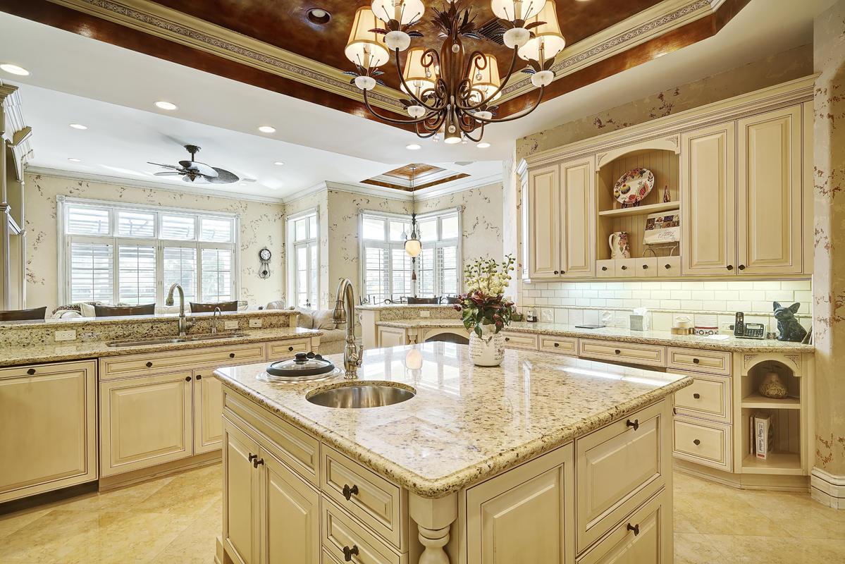 ROYAL PALM YACHT & COUNTRY CLUB - Residential