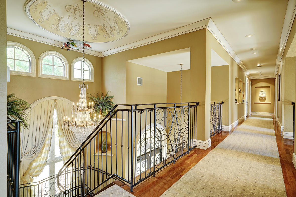 ROYAL PALM YACHT & COUNTRY CLUB - Residential