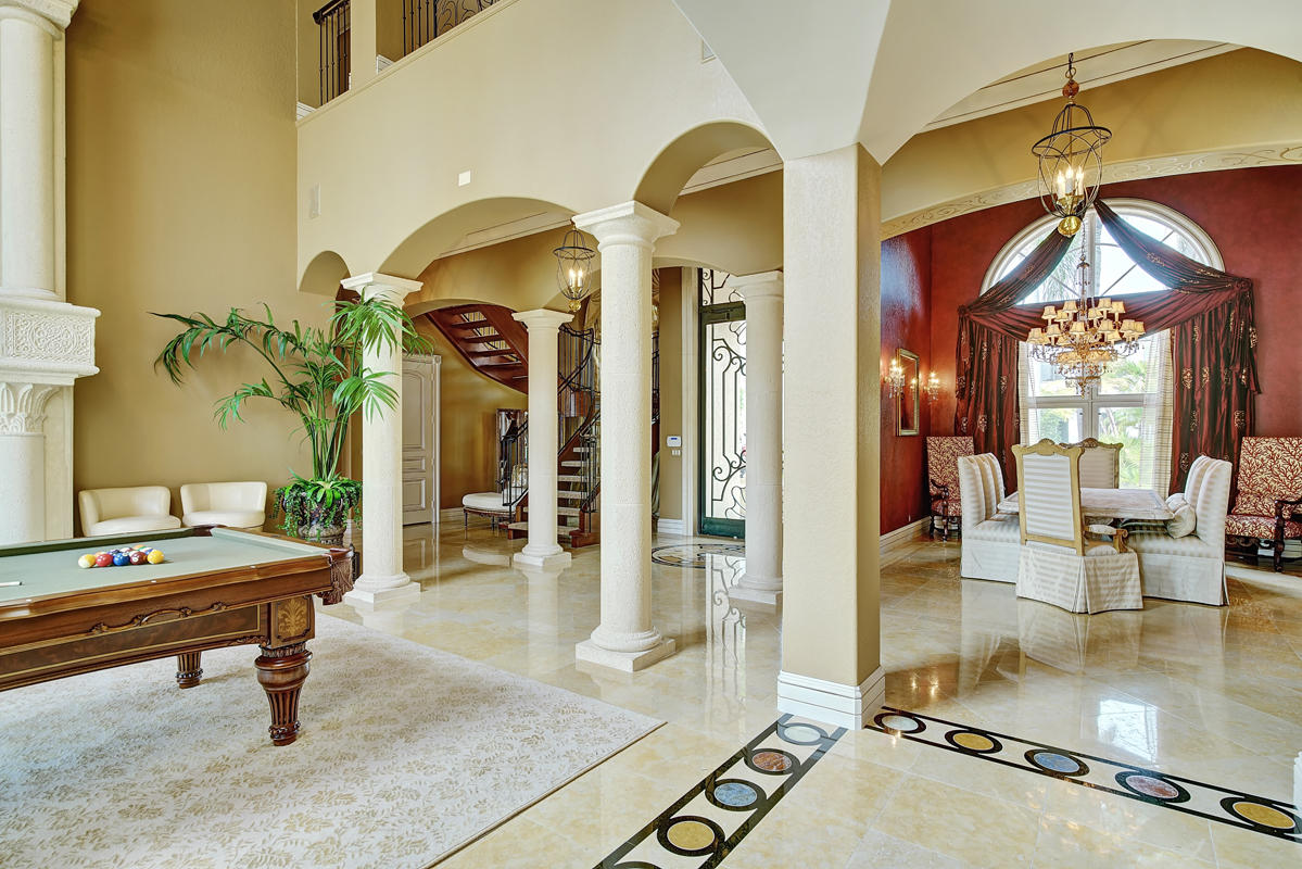 ROYAL PALM YACHT & COUNTRY CLUB - Residential