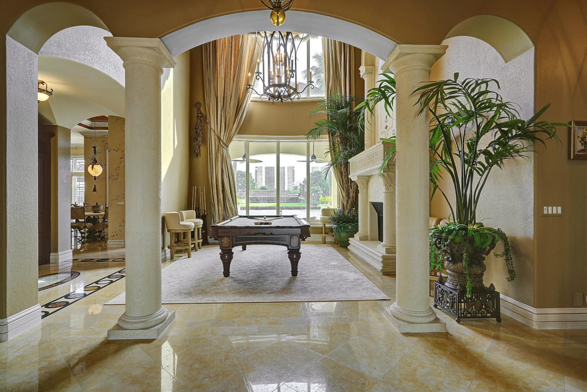 ROYAL PALM YACHT & COUNTRY CLUB - Residential