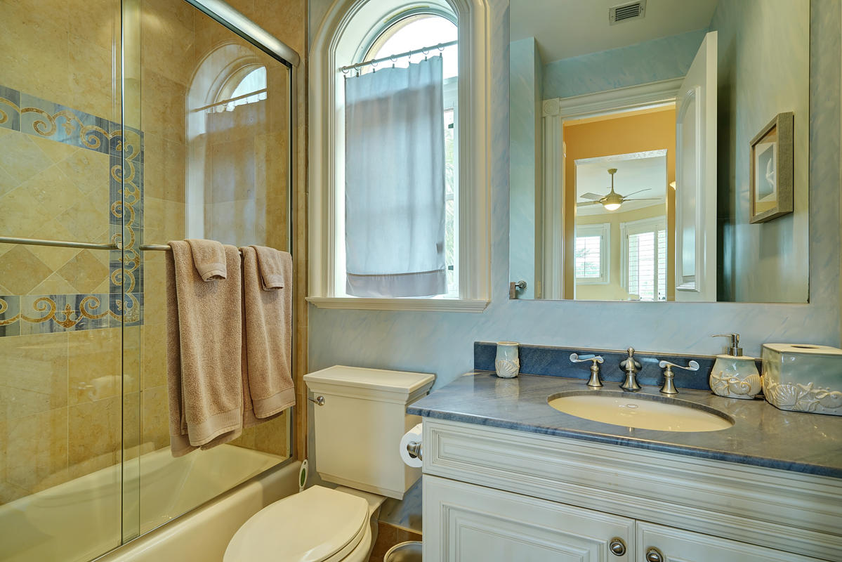 ROYAL PALM YACHT & COUNTRY CLUB - Residential