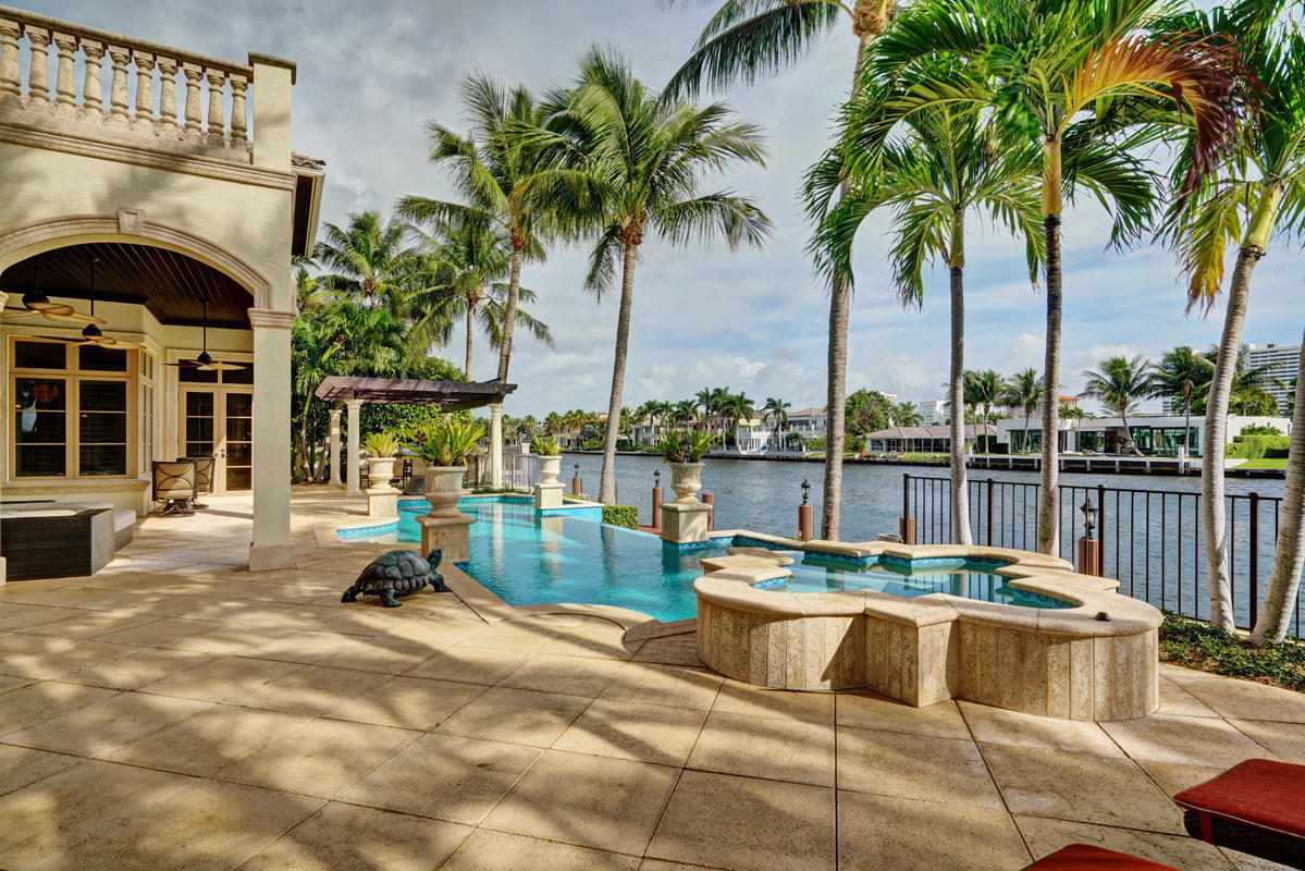 ROYAL PALM YACHT & COUNTRY CLUB - Residential