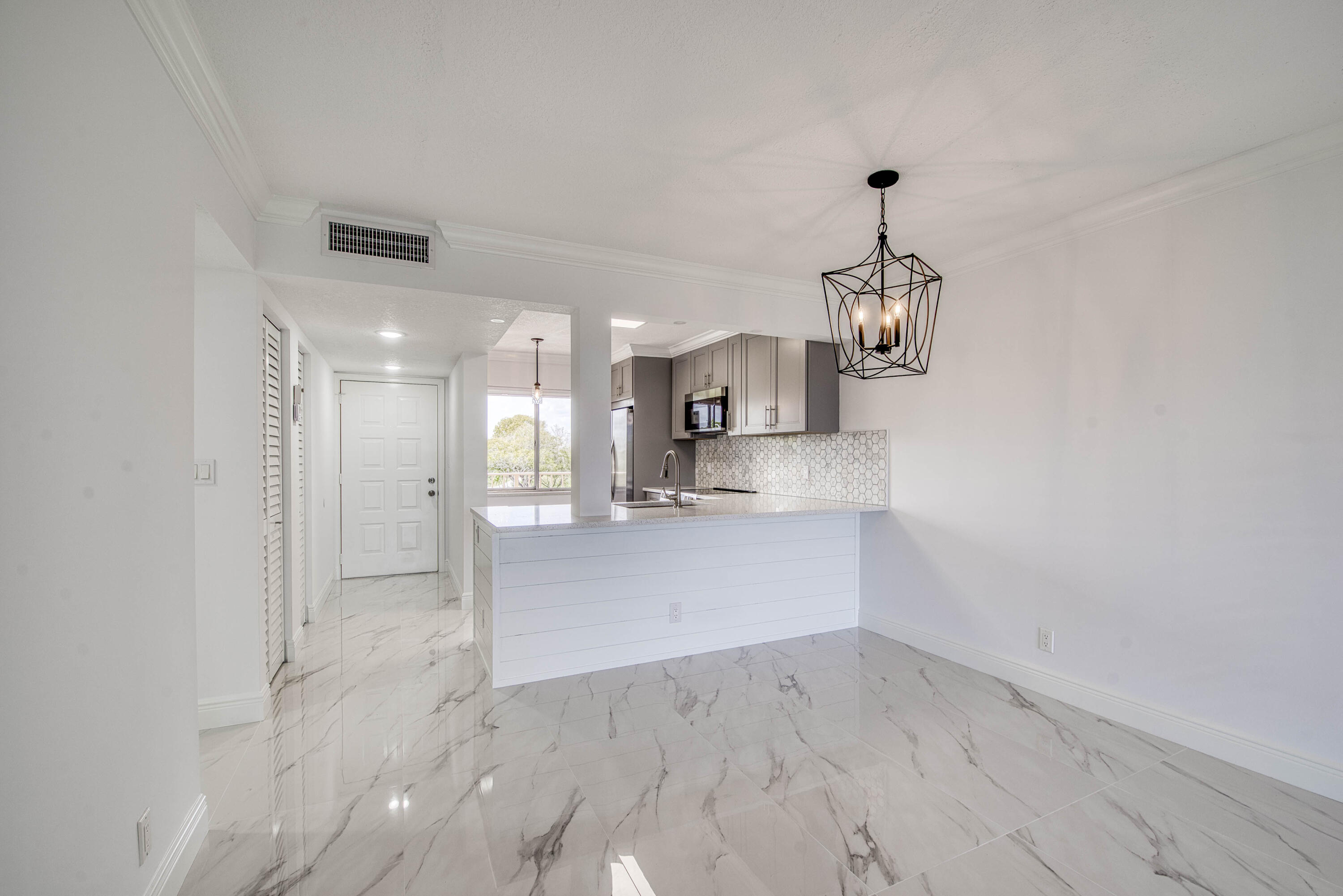 HUNTINGTON LAKES SEC TWO CONDOS - Residential Lease