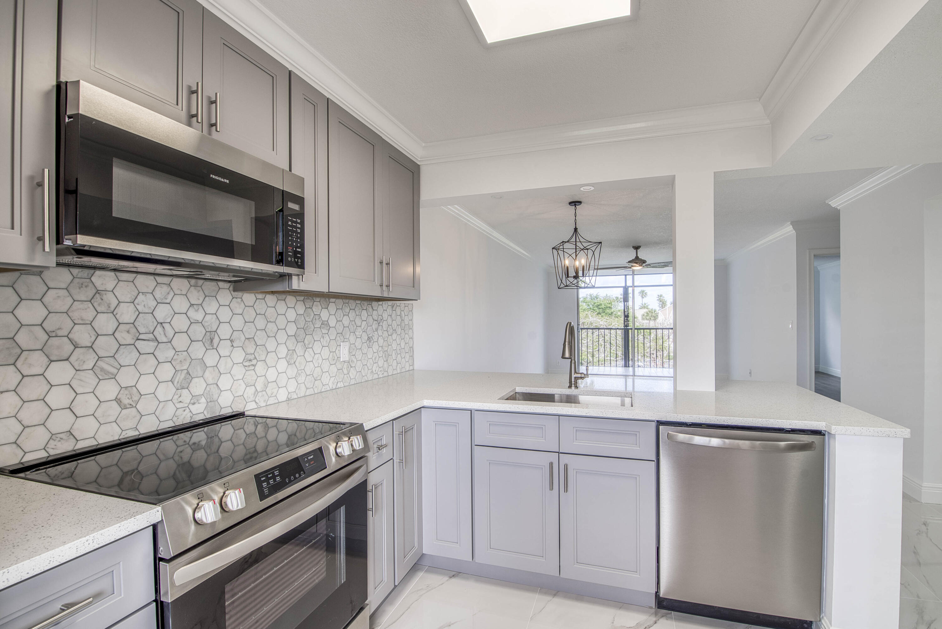 HUNTINGTON LAKES SEC TWO CONDOS - Residential Lease