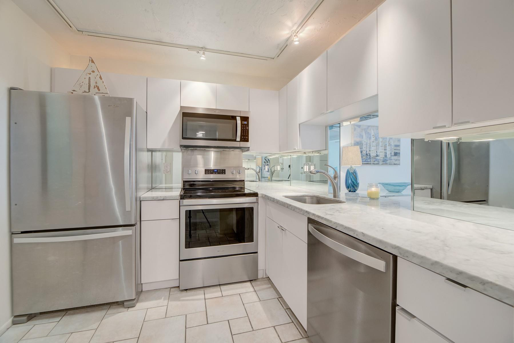 EAST POINT TOWERS CONDO - Residential Lease
