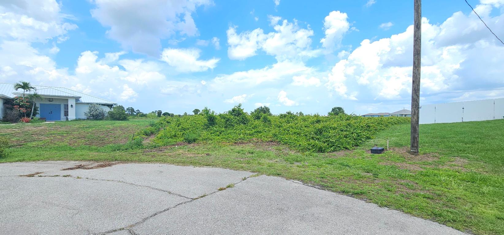 PORT LABELLE UNIT 8 - Land