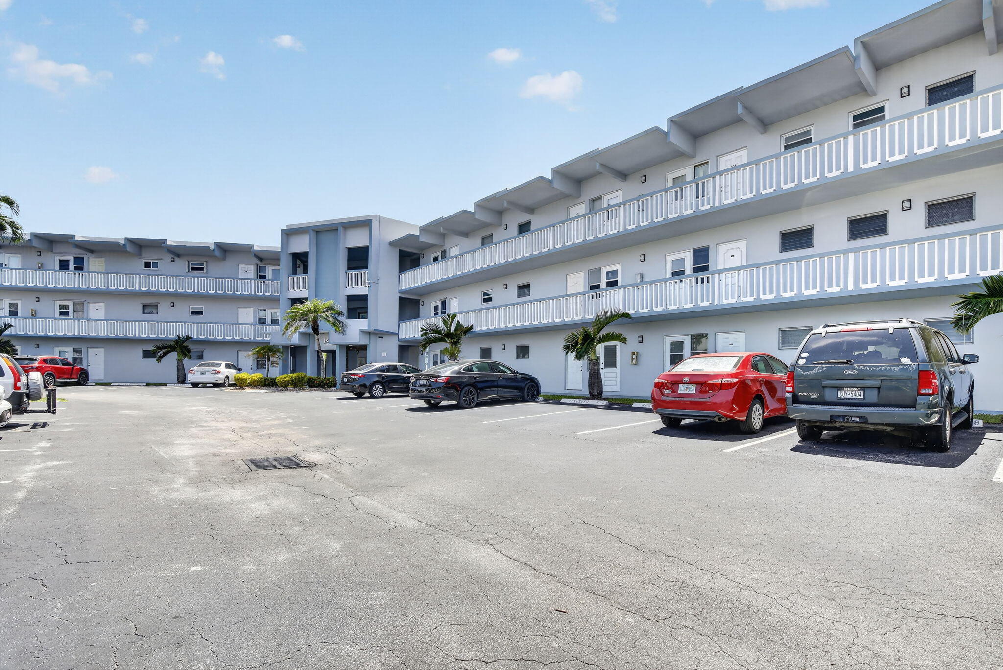 SHERIDAN LAKES CONDO APTS NO 8 - Residential