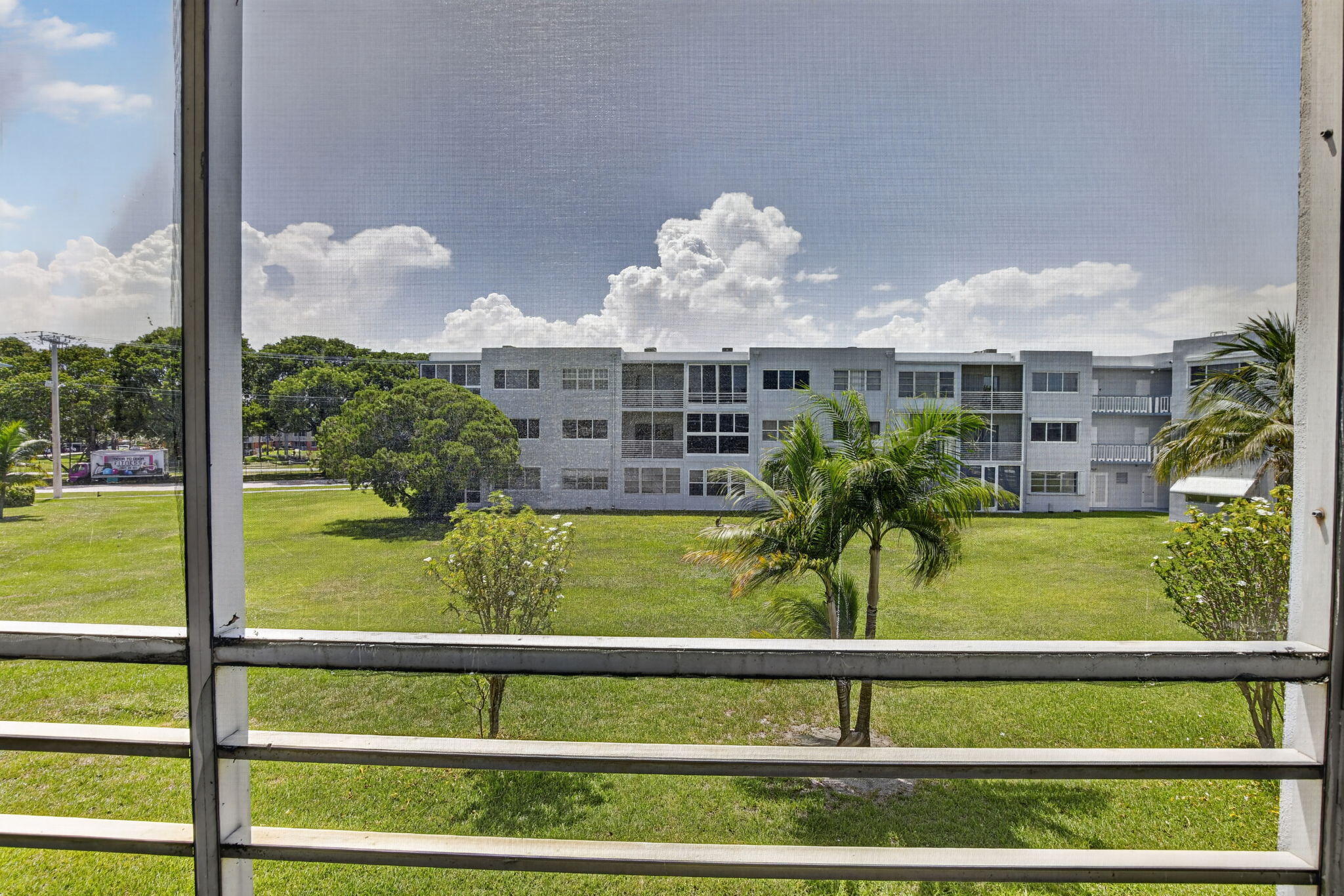 SHERIDAN LAKES CONDO APTS NO 8 - Residential