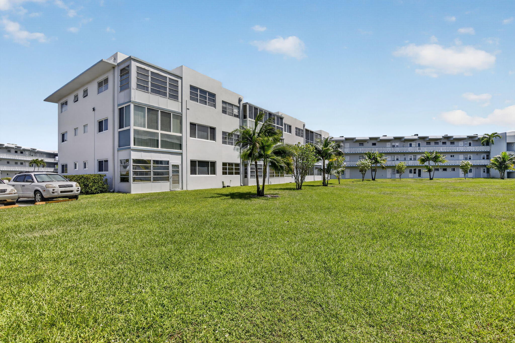 SHERIDAN LAKES CONDO APTS NO 8 - Residential