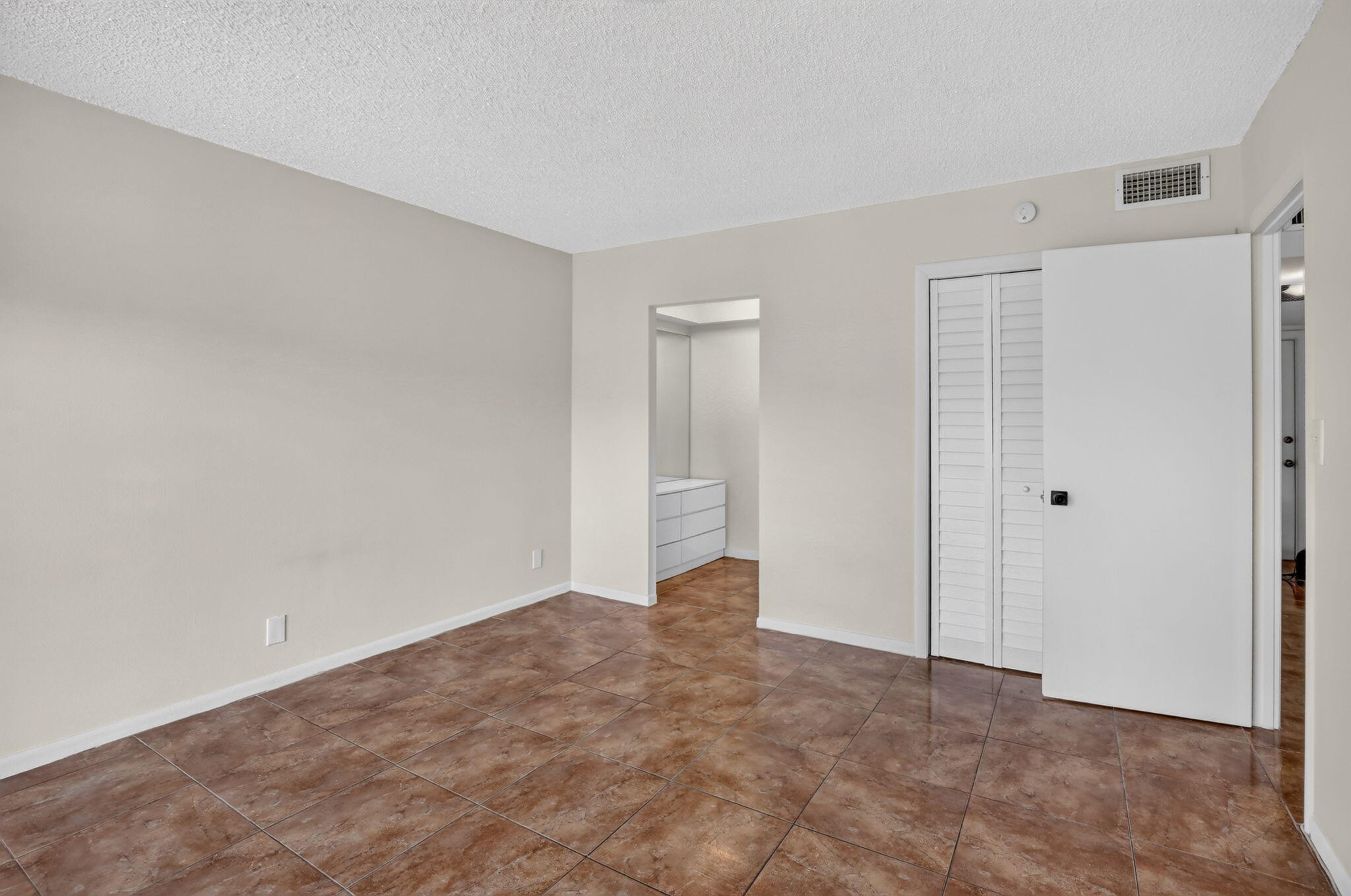 SHERIDAN LAKES CONDO APTS NO 8 - Residential