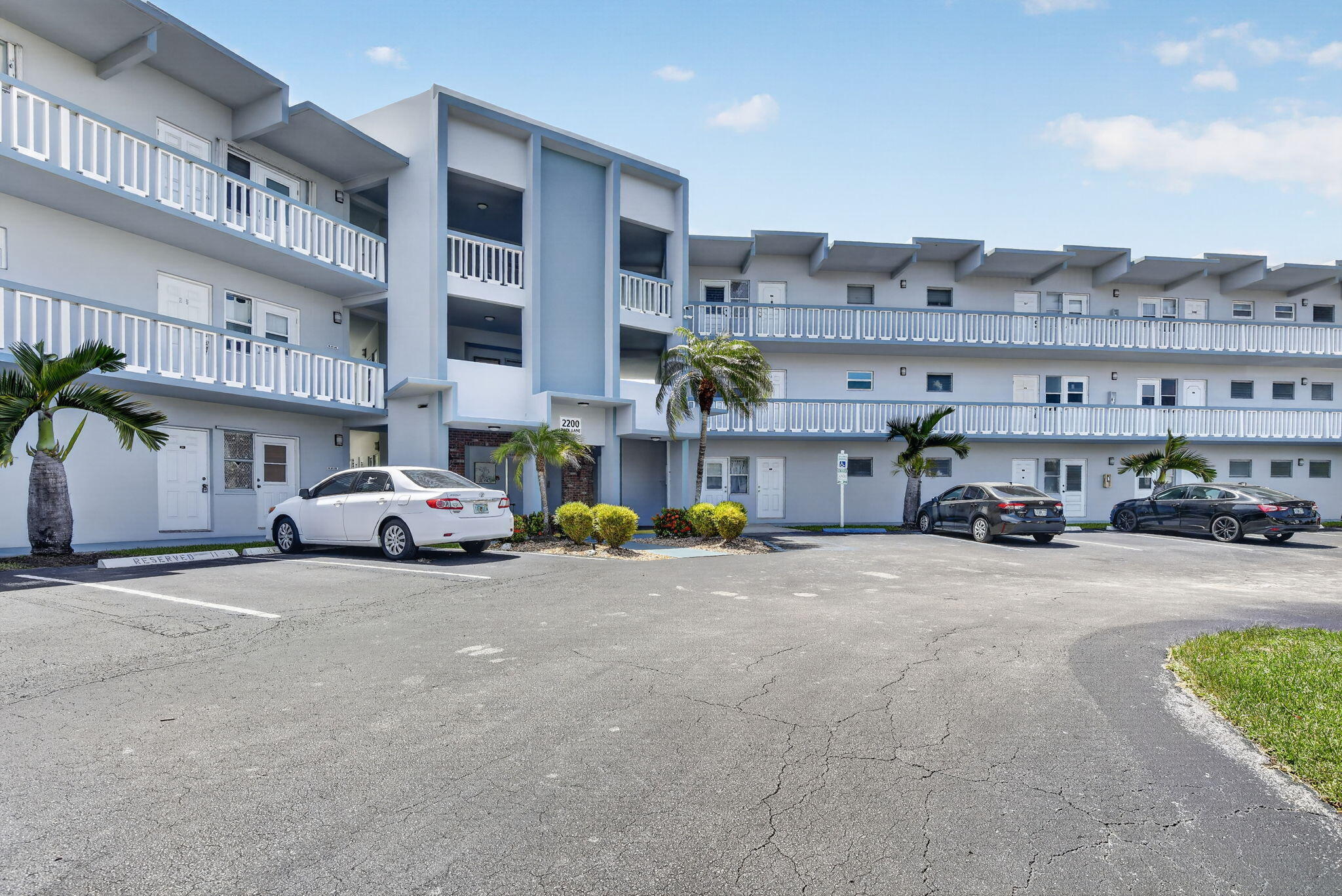 SHERIDAN LAKES CONDO APTS NO 8 - Residential