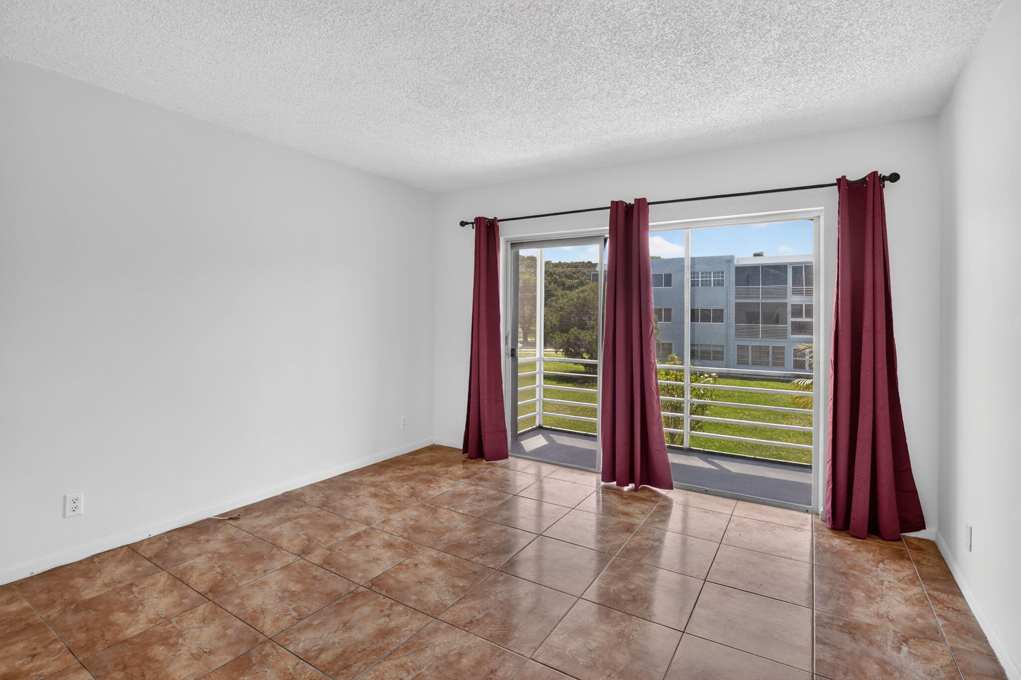SHERIDAN LAKES CONDO APTS NO 8 - Residential