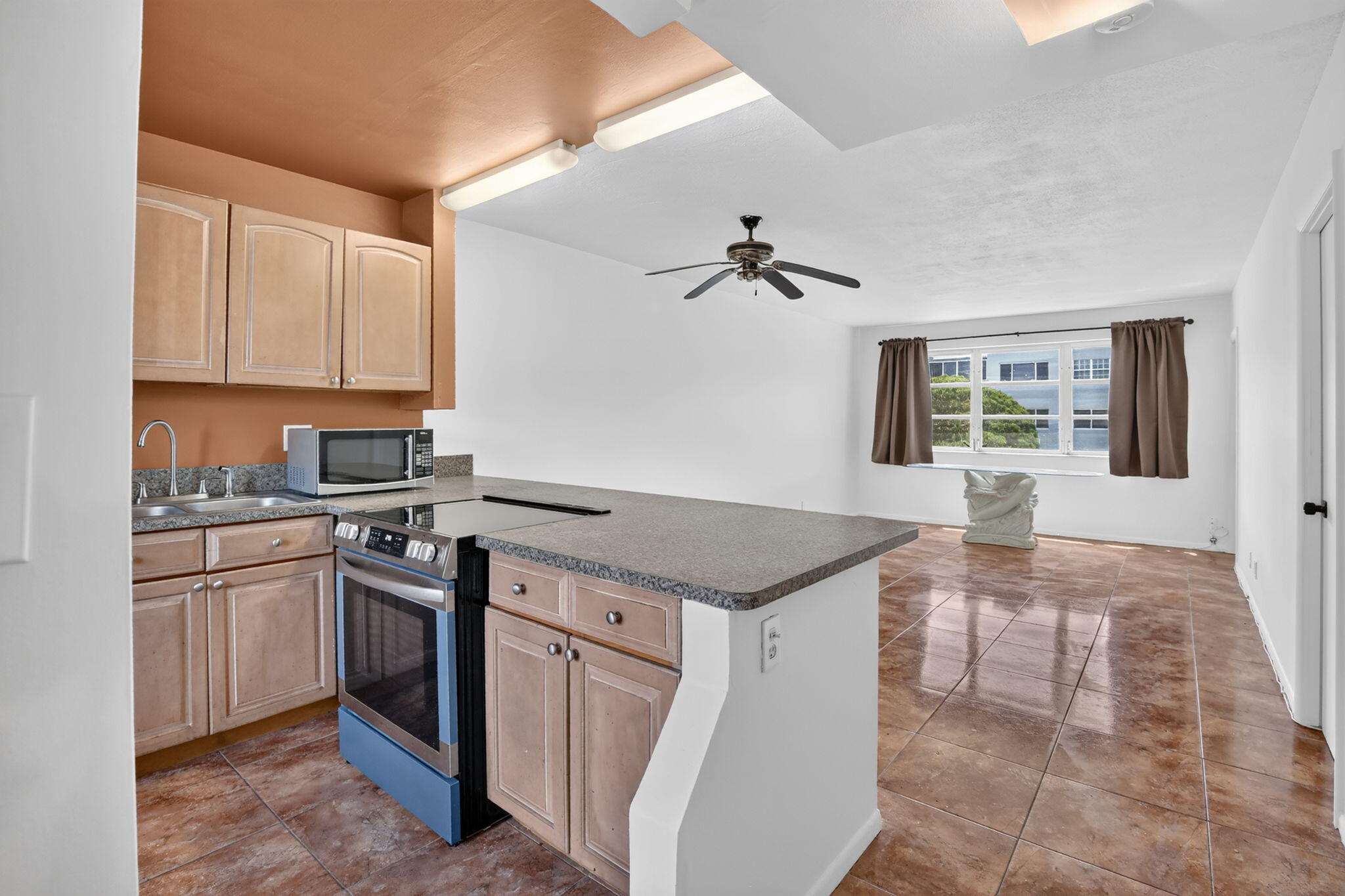 SHERIDAN LAKES CONDO APTS NO 8 - Residential
