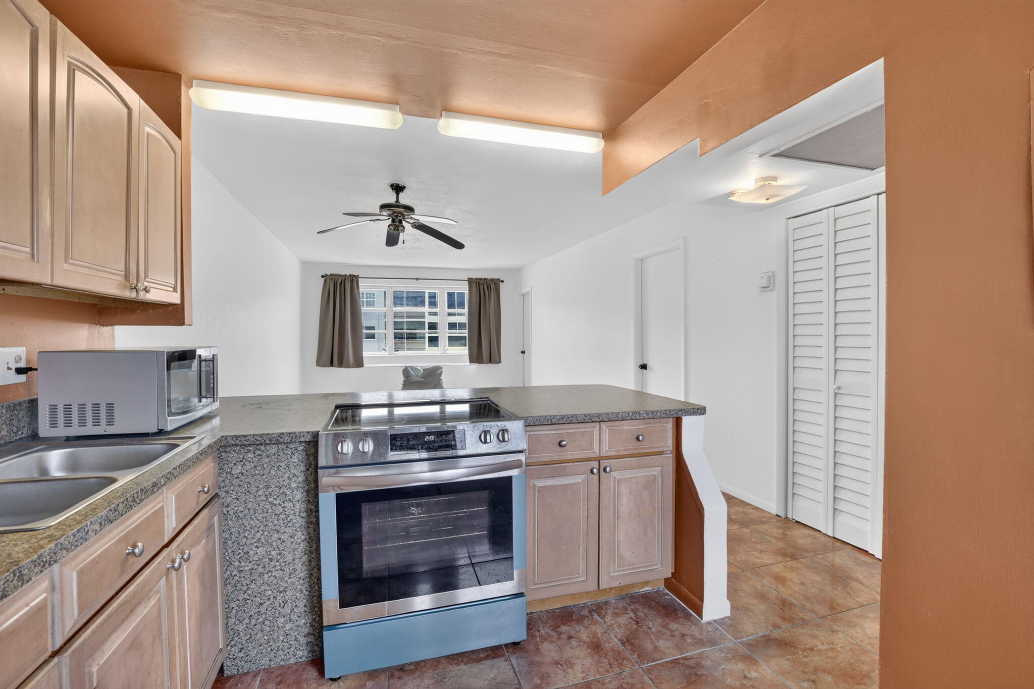 SHERIDAN LAKES CONDO APTS NO 8 - Residential