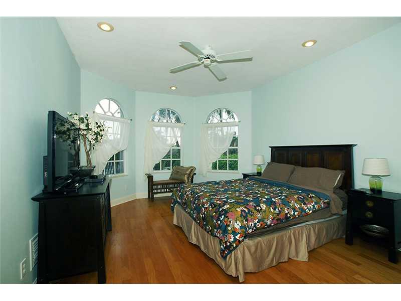 LAS OLAS ISLES - Residential