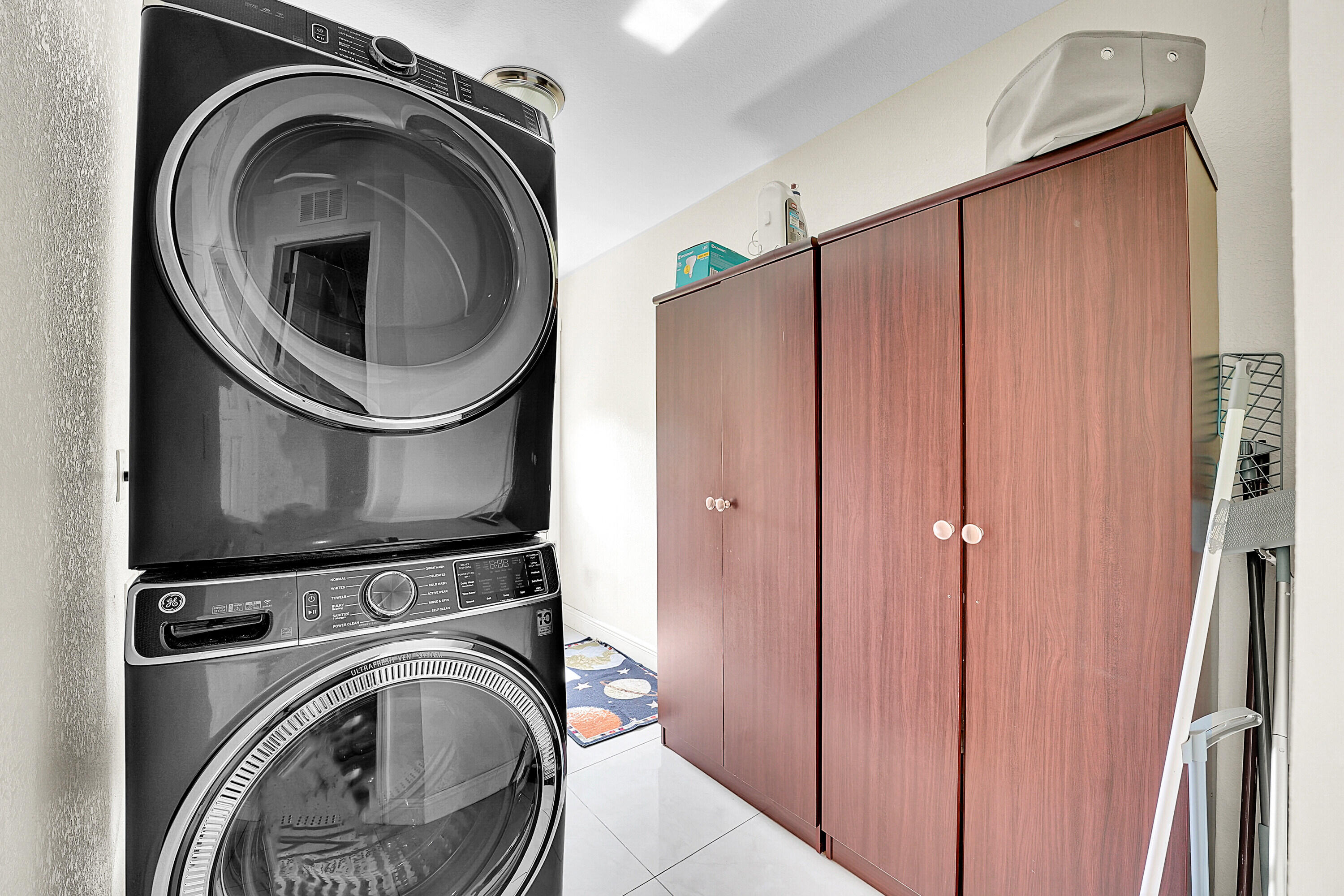 SAN LUCIE PLAZA SUBDIVISION UNIT 1 - Residential Income