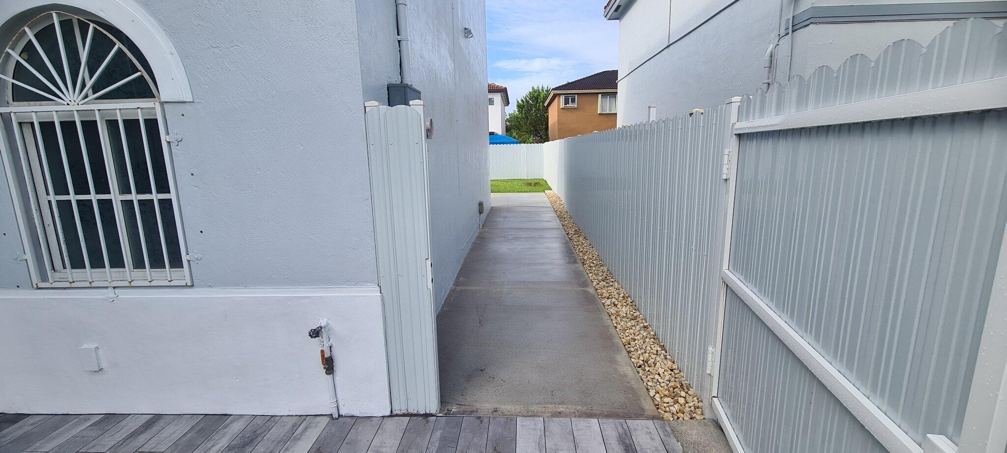 NARANJA GARDENS - Residential Lease