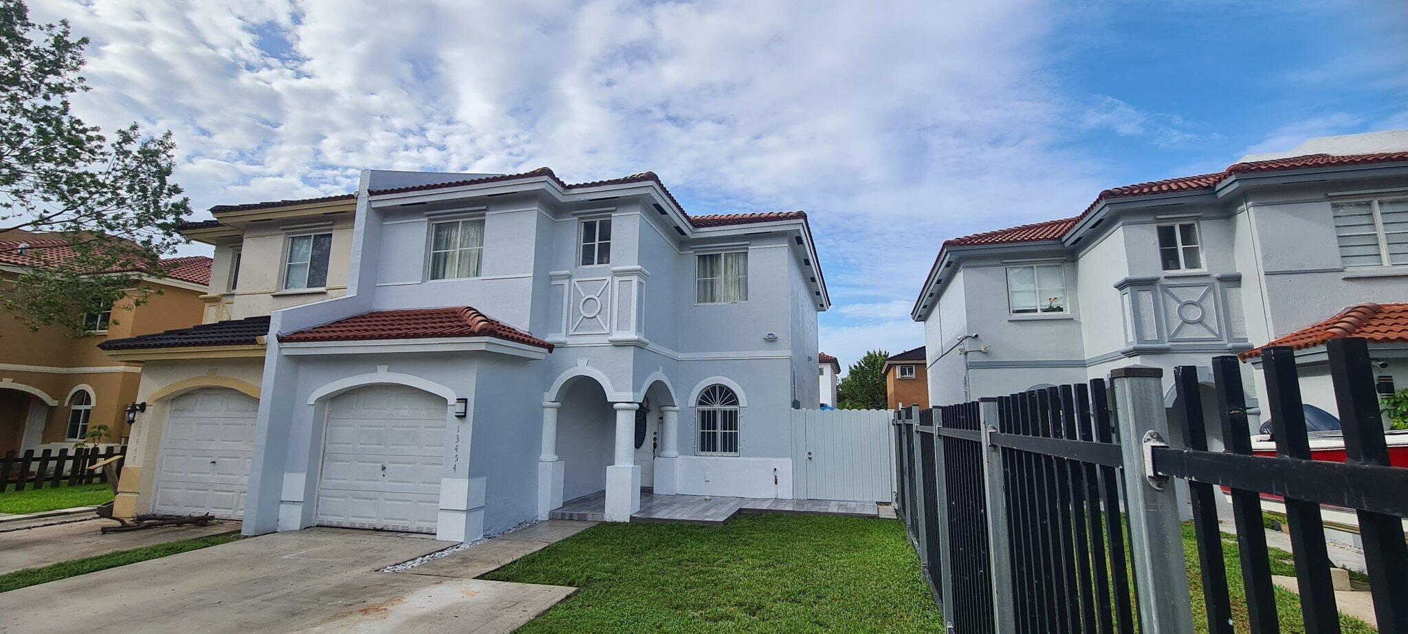 NARANJA GARDENS - Residential Lease
