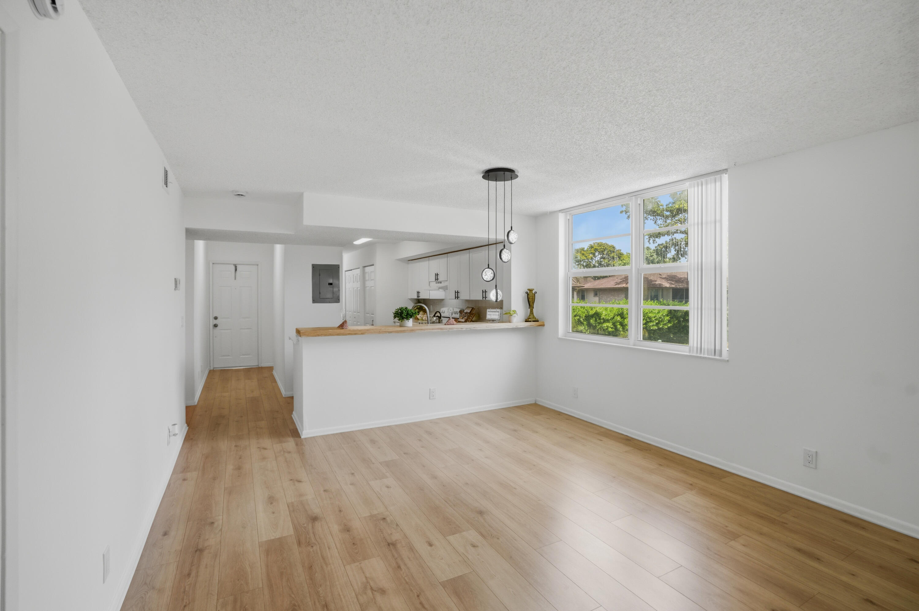 CORAL SPRINGS ESTATE TOWNHOMES - Residential