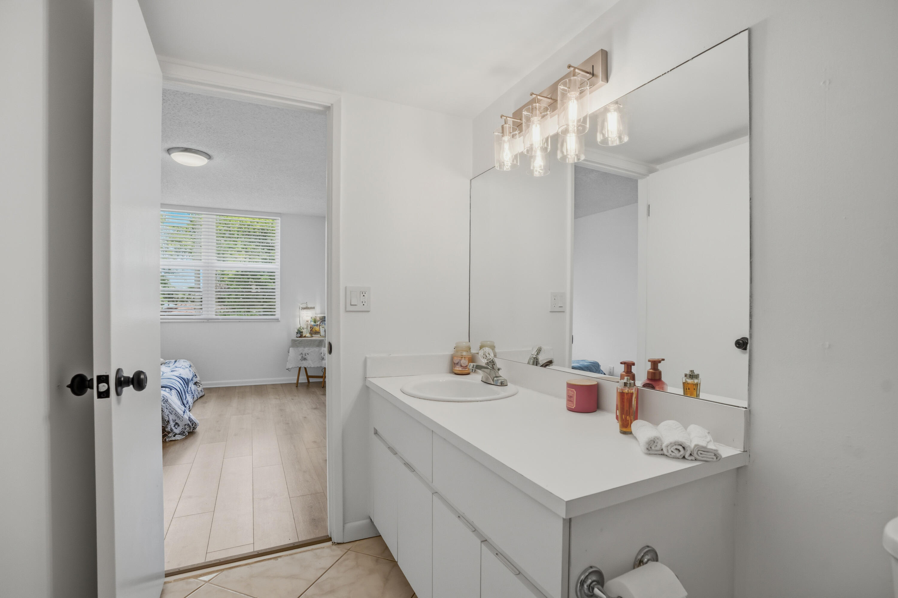 CORAL SPRINGS ESTATE TOWNHOMES - Residential