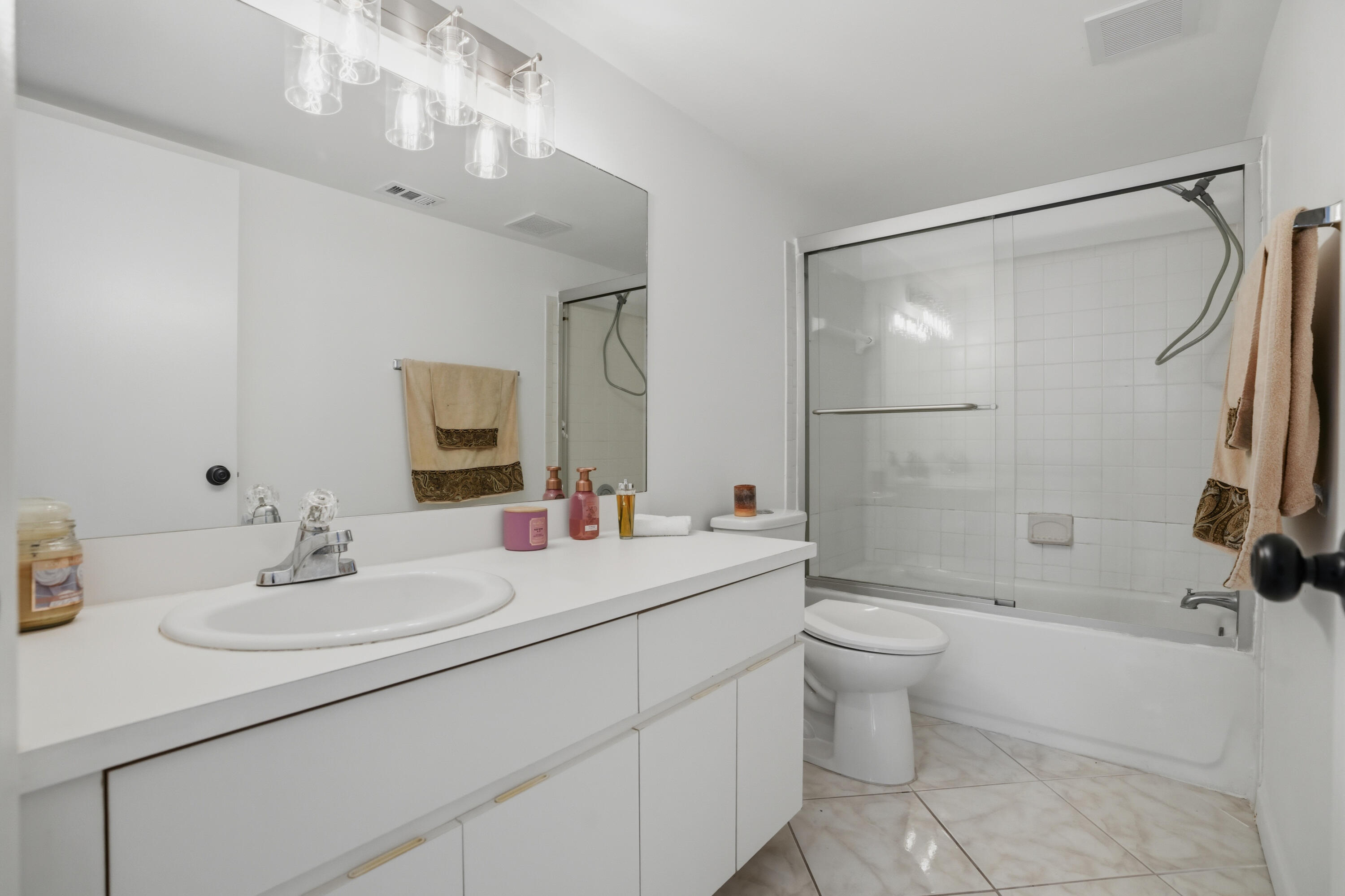 CORAL SPRINGS ESTATE TOWNHOMES - Residential