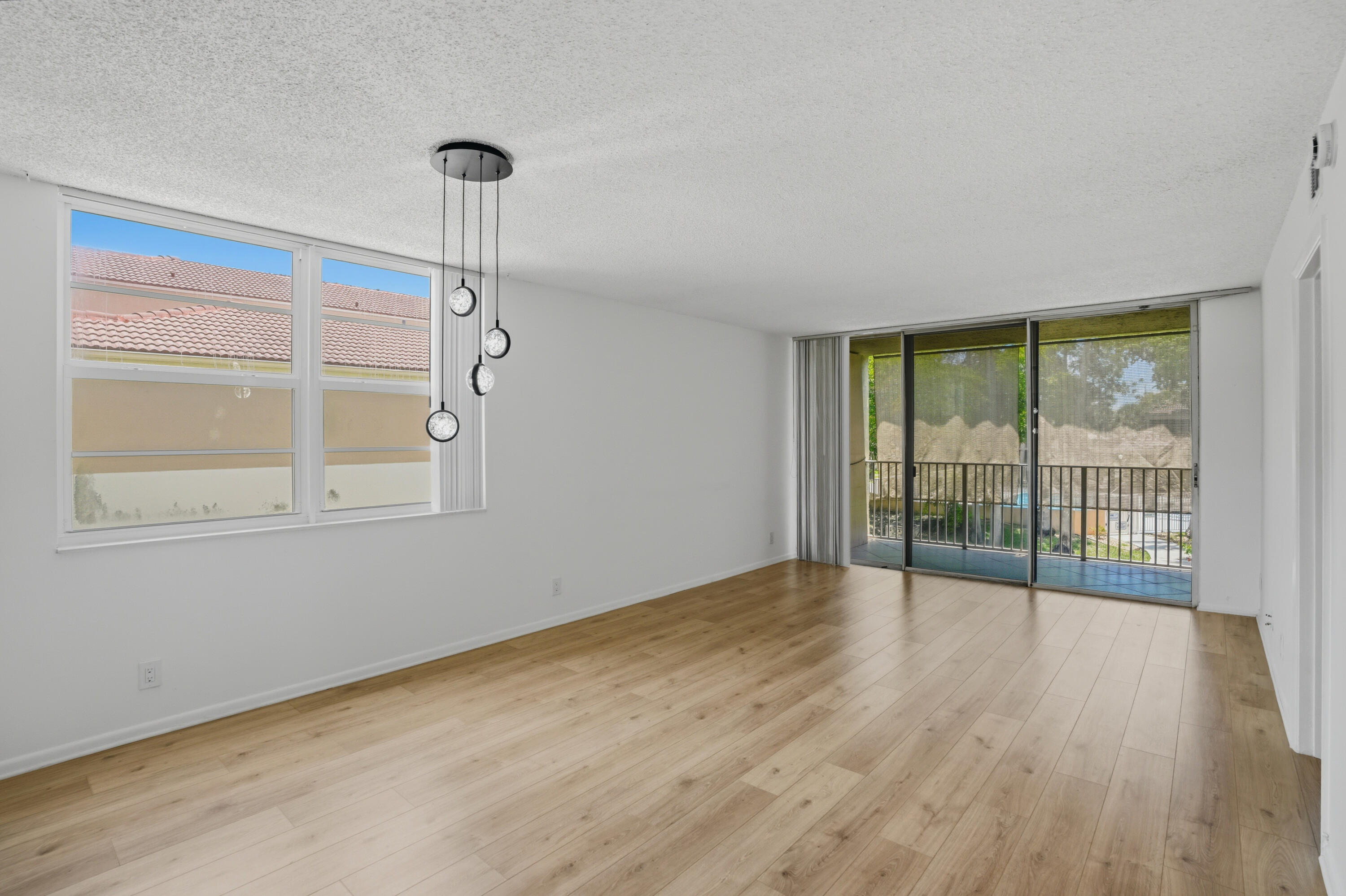 CORAL SPRINGS ESTATE TOWNHOMES - Residential