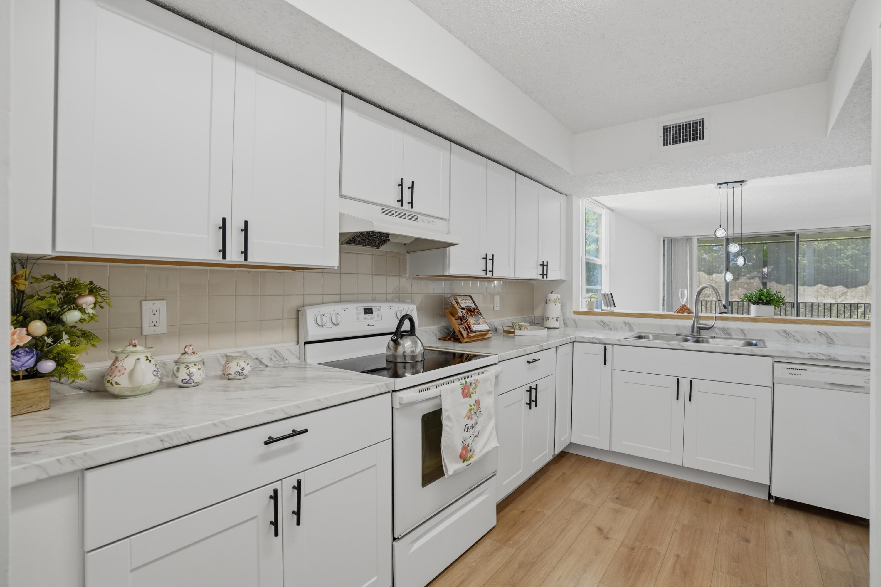 CORAL SPRINGS ESTATE TOWNHOMES - Residential