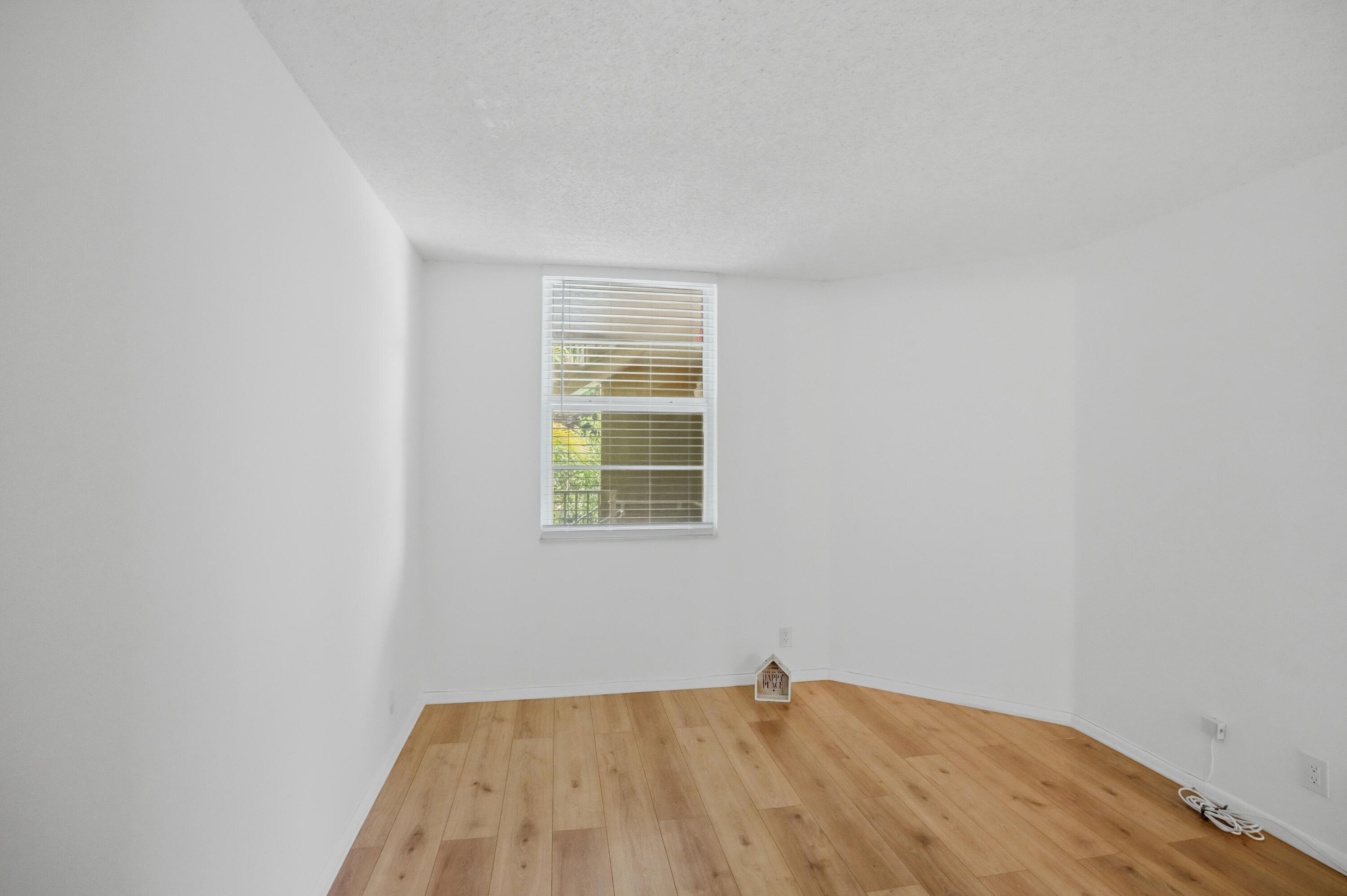 CORAL SPRINGS ESTATE TOWNHOMES - Residential