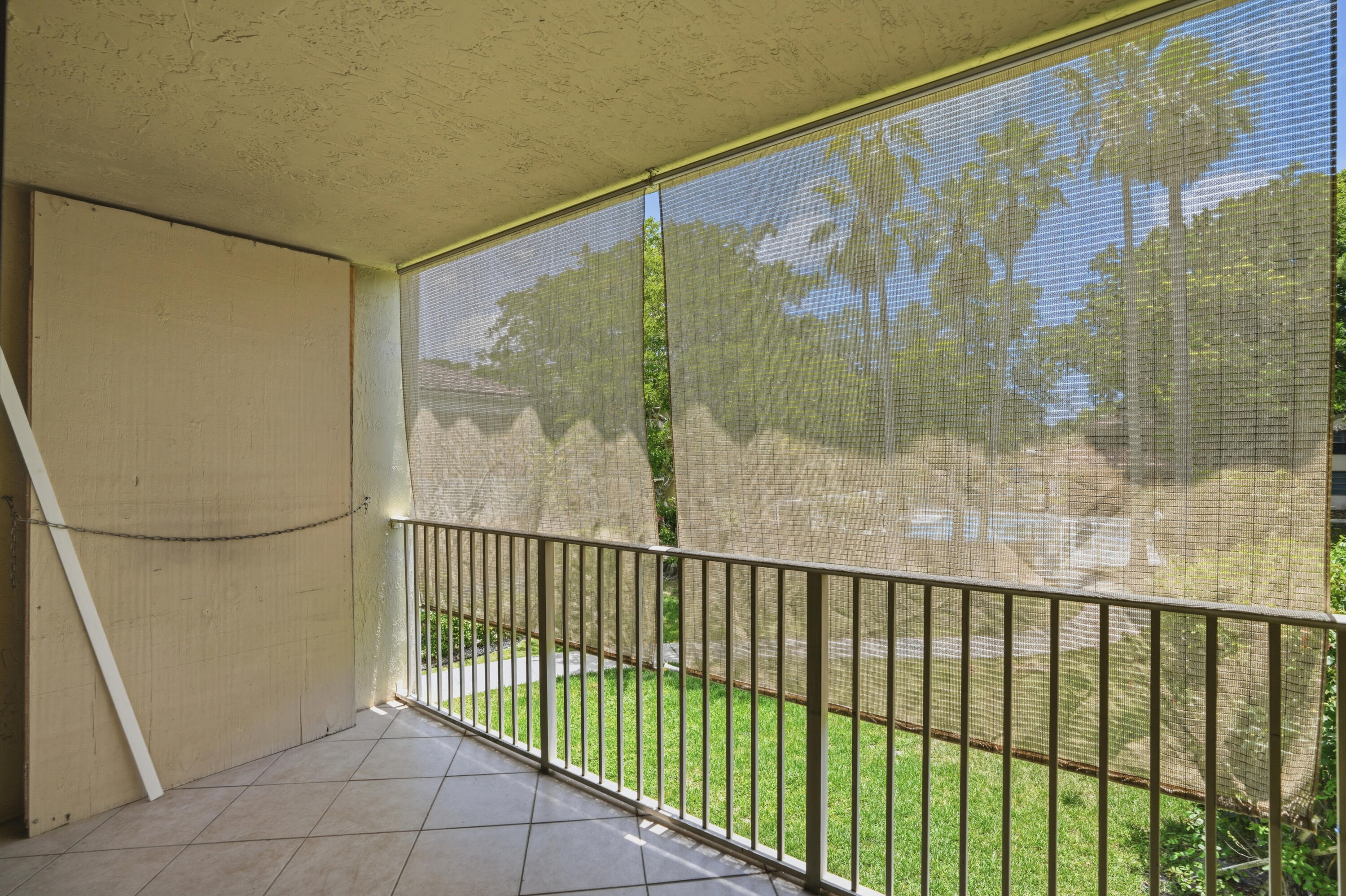 CORAL SPRINGS ESTATE TOWNHOMES - Residential